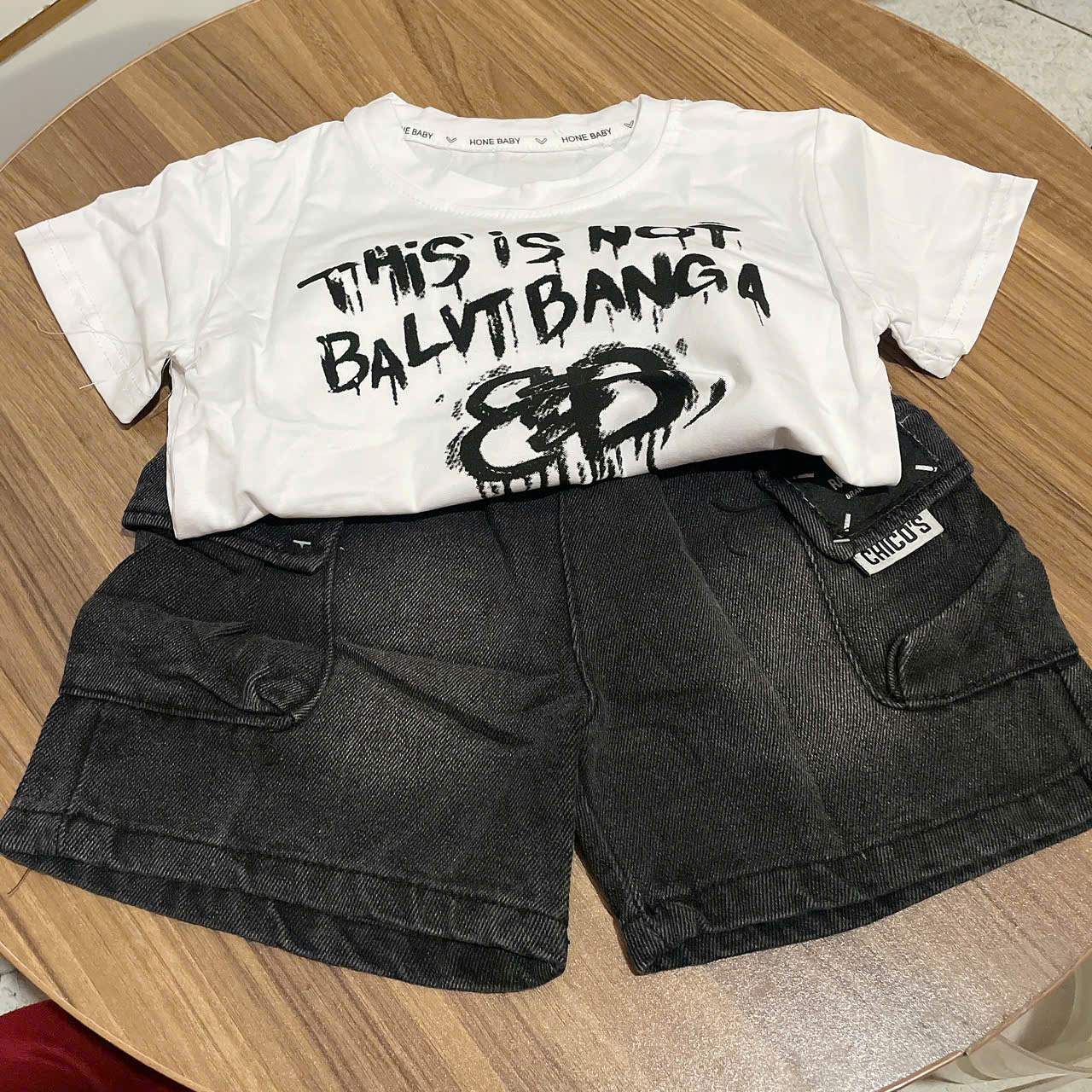 T584-Set áo thun chữ BB q jean lửng (15.25kg)