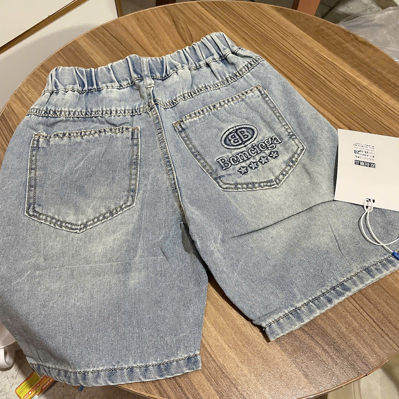 Q302-Quần jean ngố QC chữ BB xịn (27.40kg)