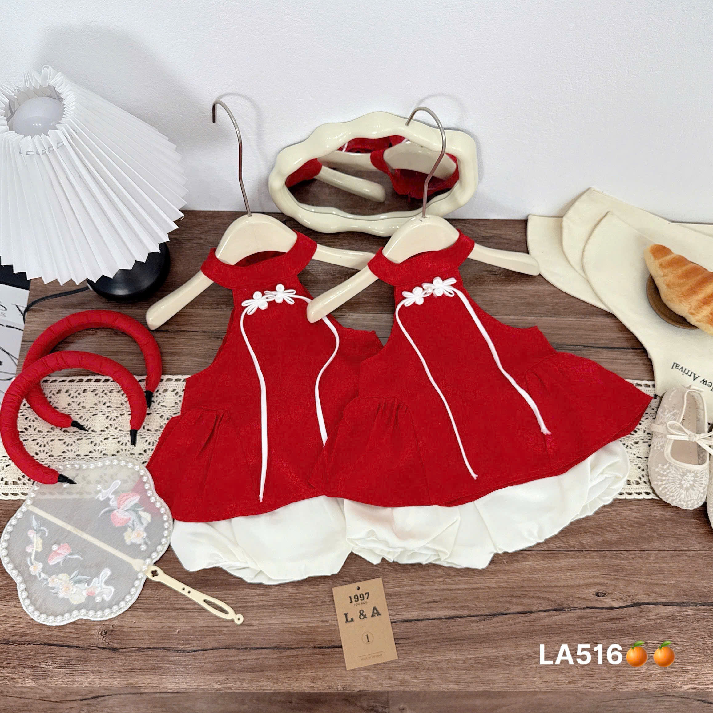 G758-Set áo cổ yếm q bí đỏ kèm cài (08.28kg)