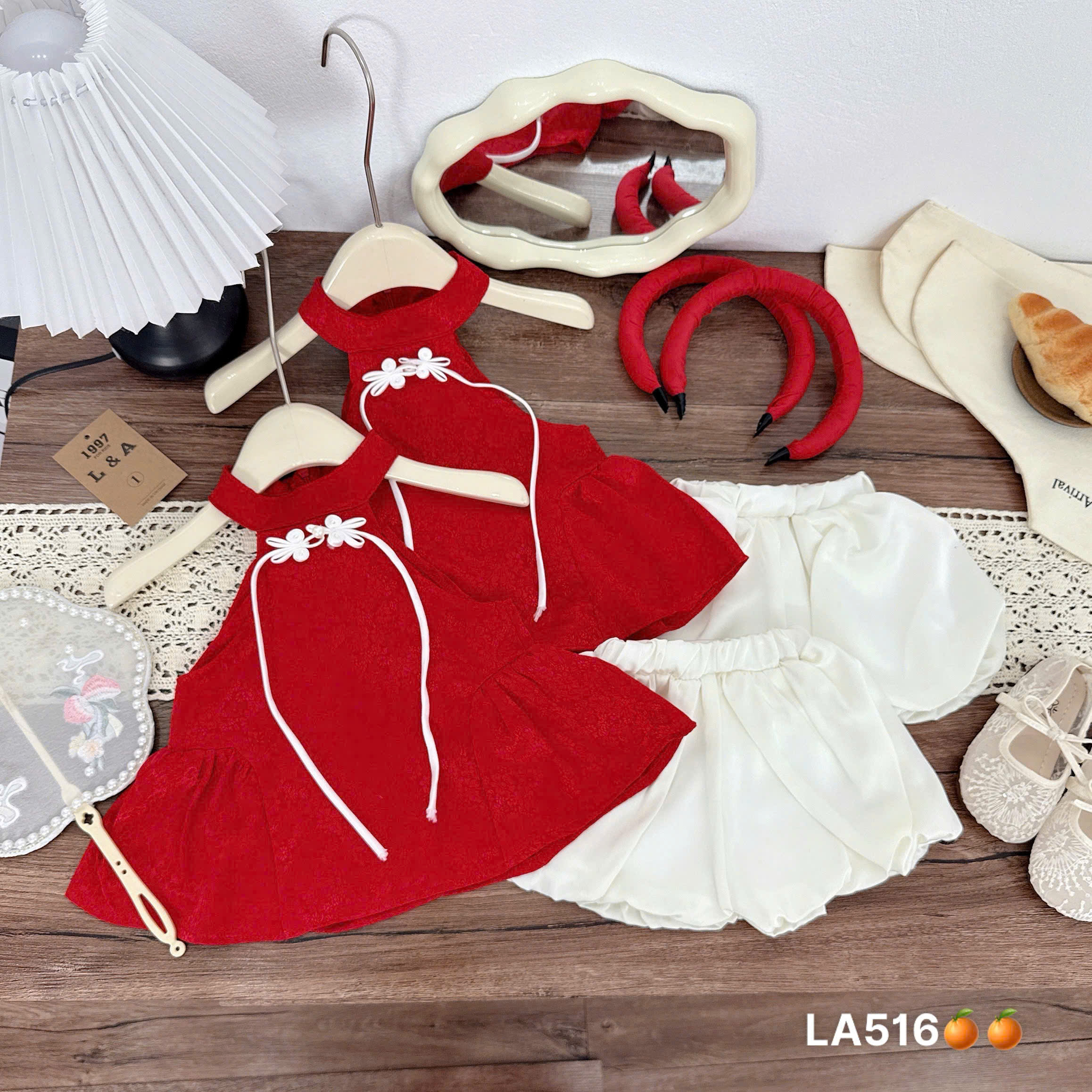 G758-Set áo cổ yếm q bí đỏ kèm cài (08.28kg)