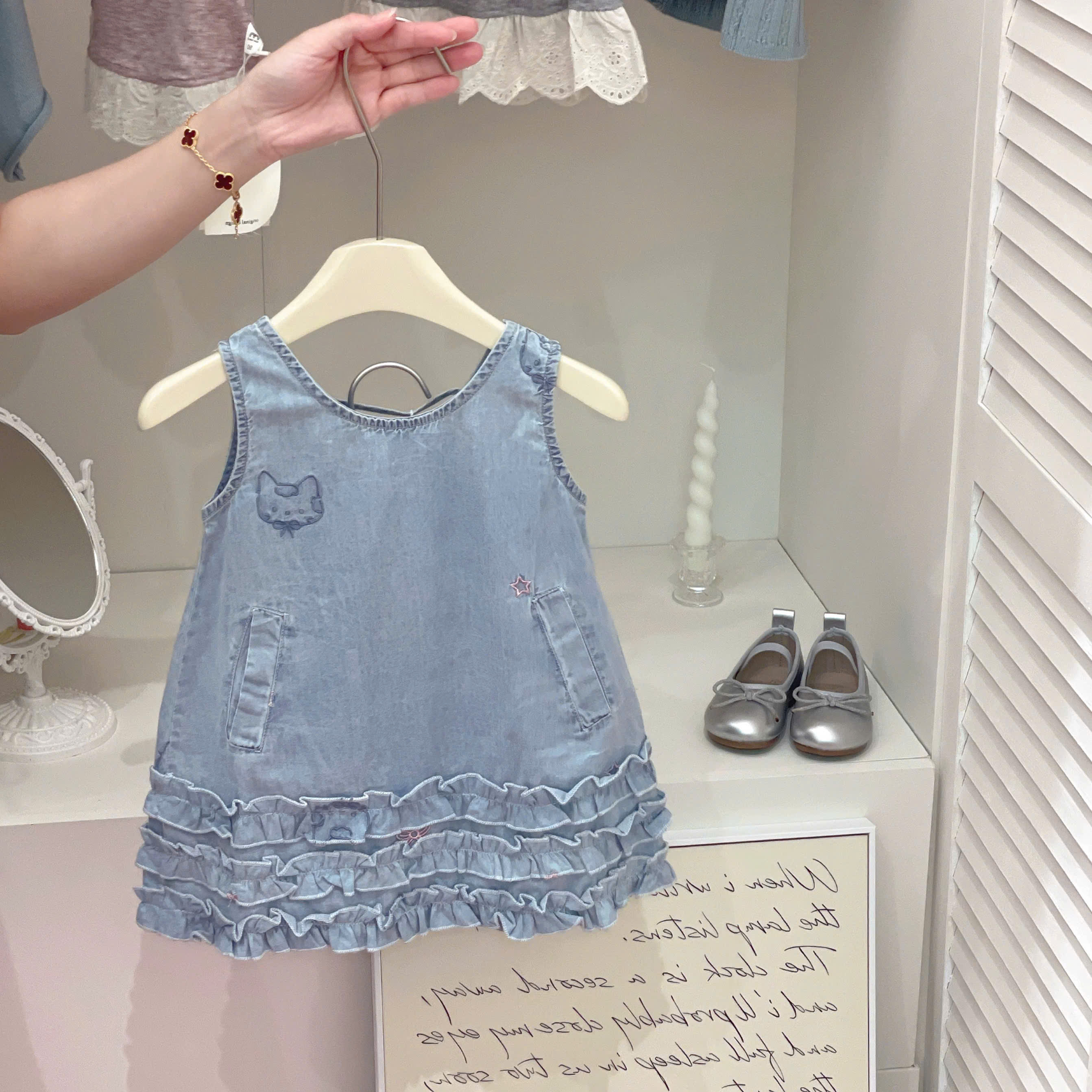 V376-Váy Kitty SN bò giấy chữ A (08.20kg)