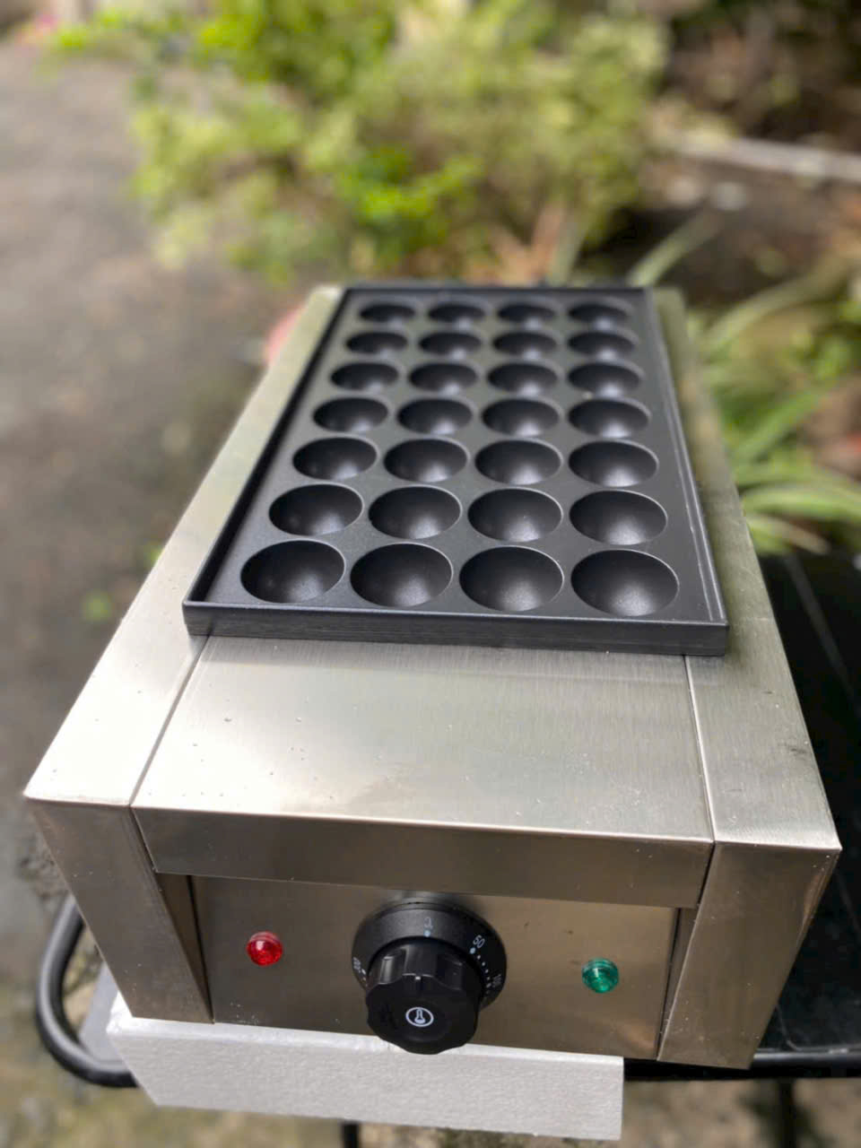 Máy Nướng Bánh Bạch Tuộc Takoyaki 28 Viên sử dụng điện 220V