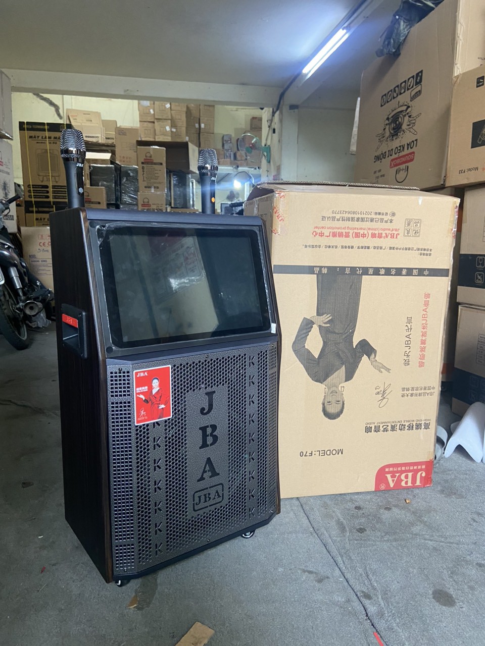 LOA KÉO MÀN HÌNH JBA F70 - Tặng remote giọng nói
