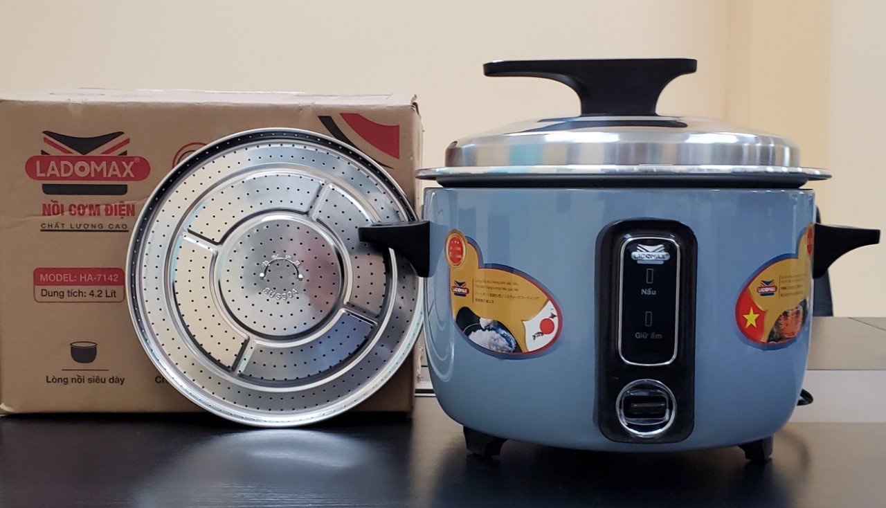 NỒI CƠM ĐIỆN CÔNG NGHIỆP 4.2 LÍT LADOMAX HA-7142