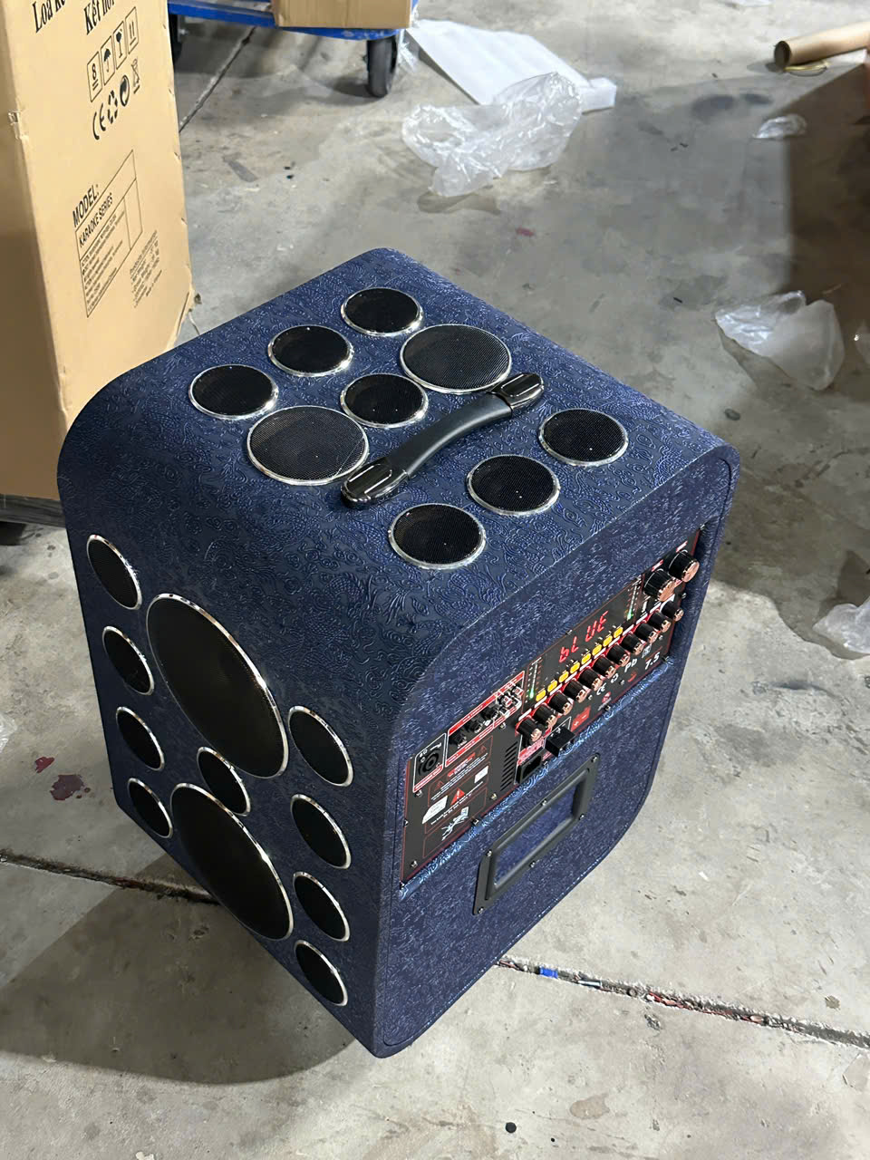 Loa kéo di động T-999  công suất 1400w, 35 đường loa