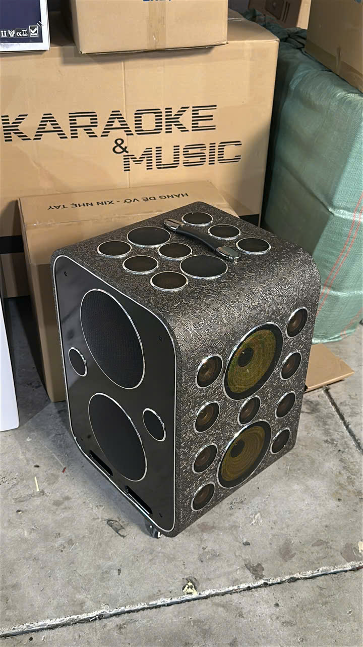 Loa kéo di động T-999  công suất 1400w, 35 đường loa