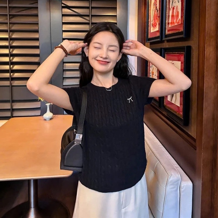 [A374] Áo len nữ Montoghi dệt kim THÊU NƠ ĐỎ CỔ TRÒN họa tiết xoắn thừng màu trơn xinh xắn - L2M