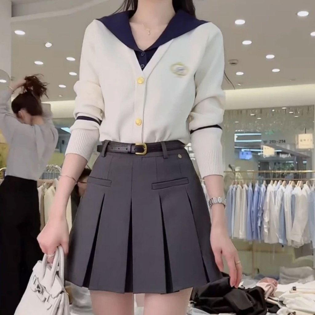 [A468] Áo len nữ Montoghi dệt kim CỔ V THỦY THỦ PHỐI VIỀN LOGO cài nút tay dài sang trọng - L2M (New)