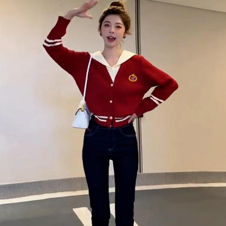 [A468] Áo len nữ Montoghi dệt kim CỔ V THỦY THỦ PHỐI VIỀN LOGO cài nút tay dài sang trọng - L2M (New)