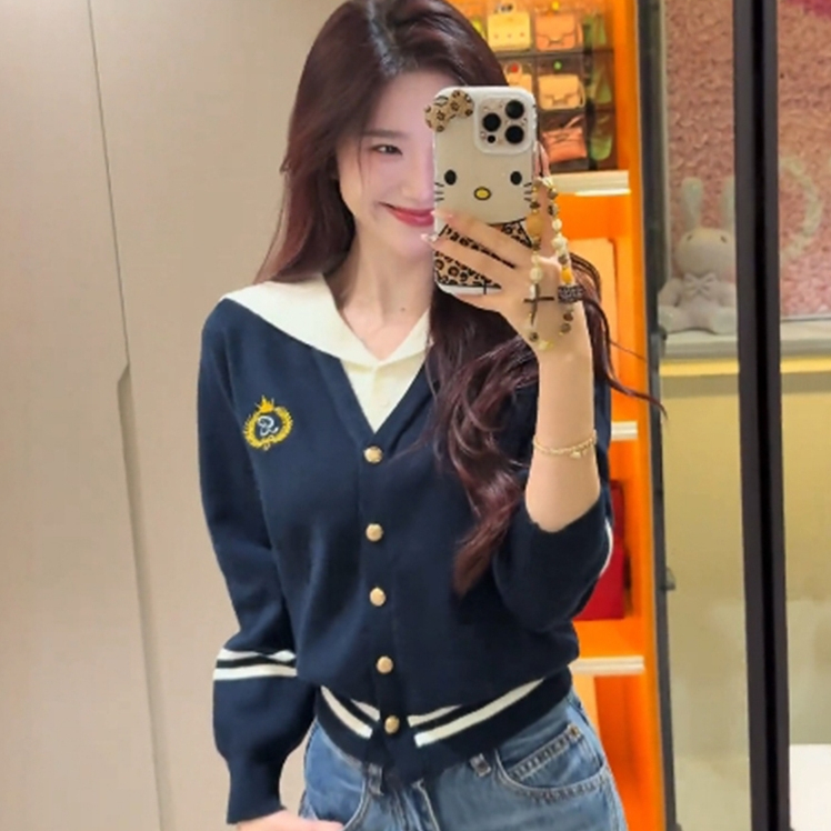 [A468] Áo len nữ Montoghi dệt kim CỔ V THỦY THỦ PHỐI VIỀN LOGO cài nút tay dài sang trọng - L2M (New)