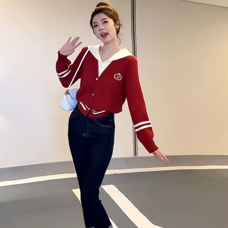 [A468] Áo len nữ Montoghi dệt kim CỔ V THỦY THỦ PHỐI VIỀN LOGO cài nút tay dài sang trọng - L2M (New)