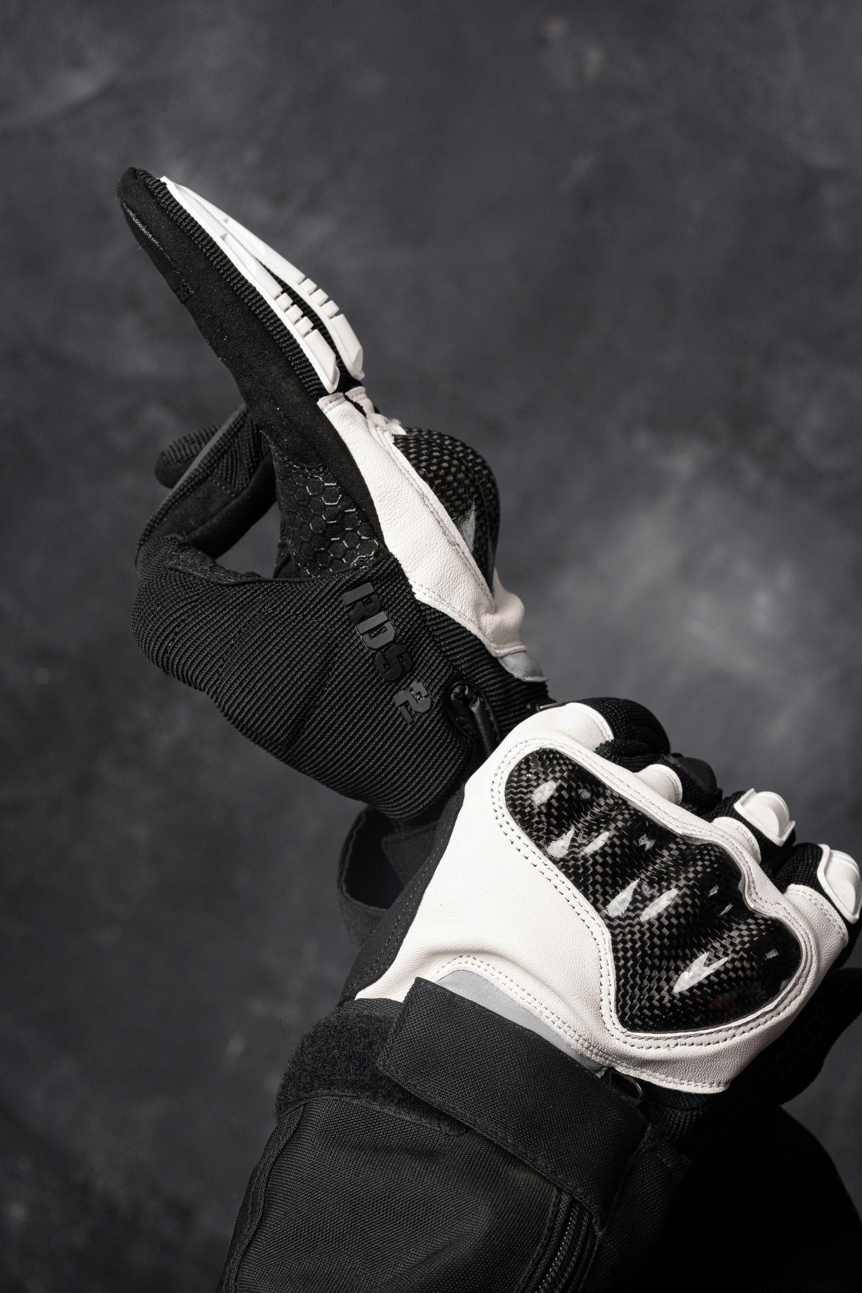 Găng tay Rider's Station RDS-2 Premium Carbon