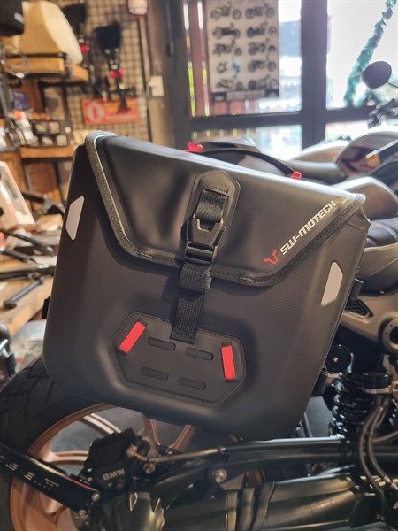 Túi hông SW-Motech Sysbag Waterproof - size S 16l - phải. CBC MOTO GEAR