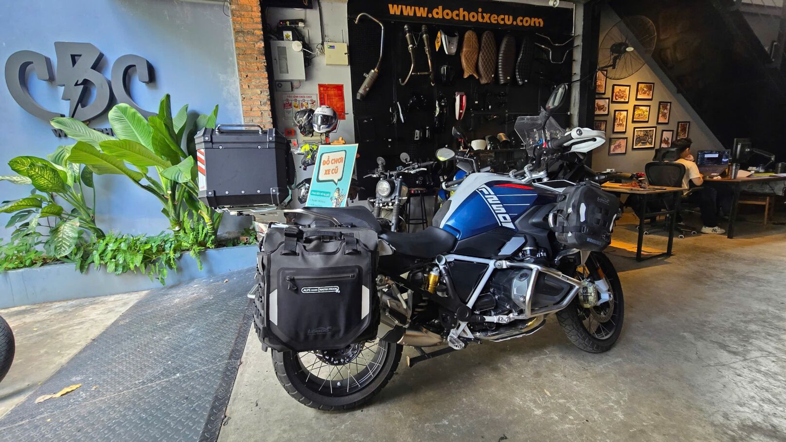 Khung thùng hông Loboo BMW R1300GSA