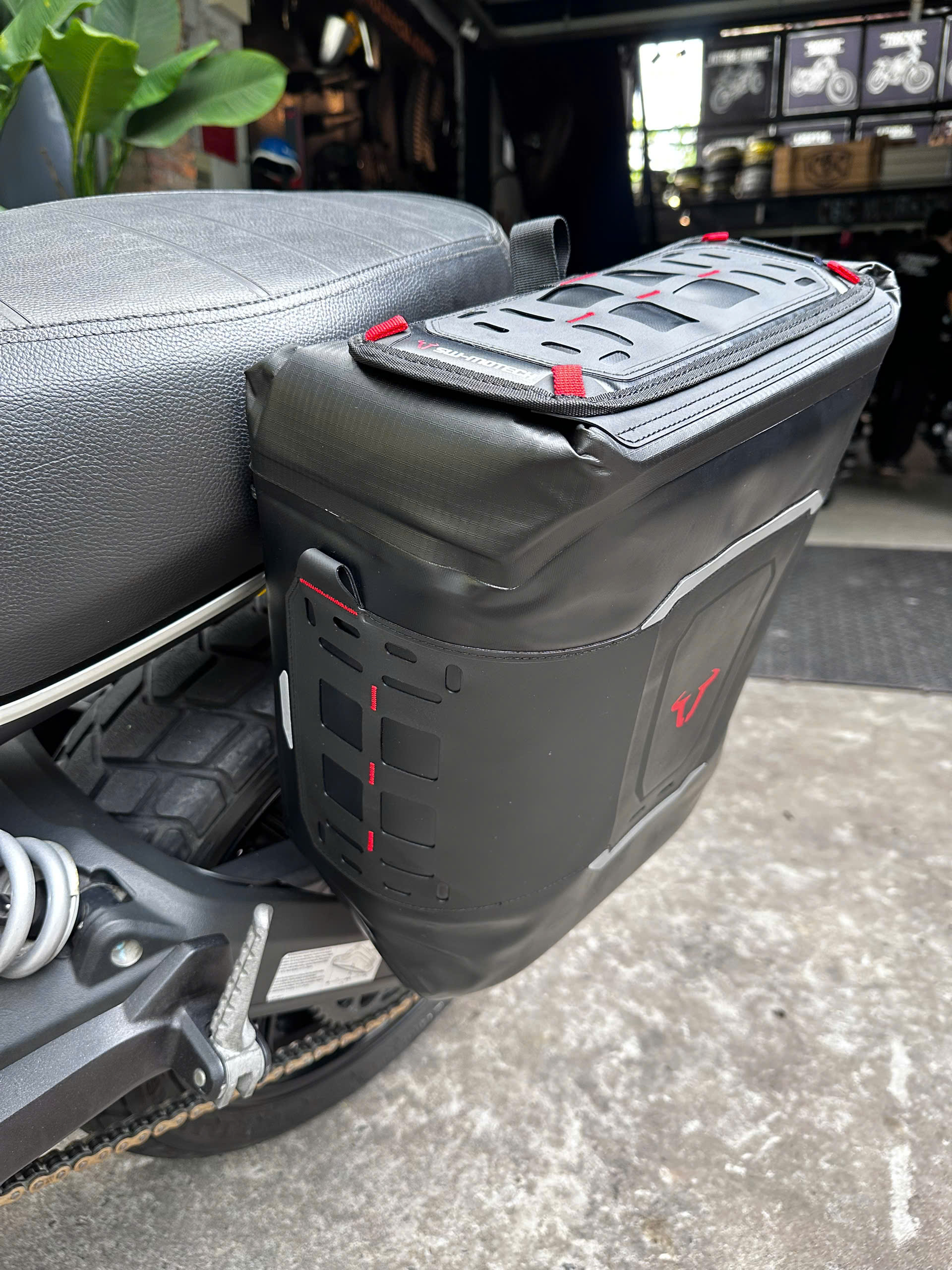 Túi hông V-LOC SW-Motech Sidebag WP 16L
