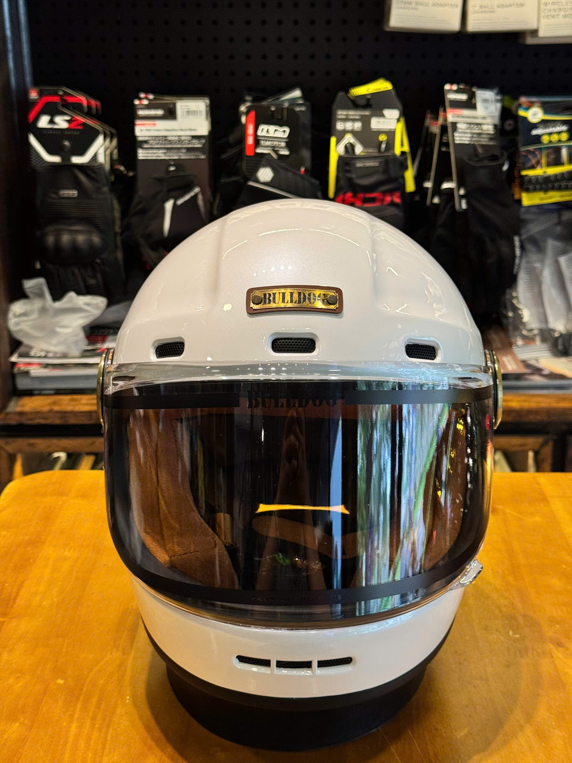 NÓN FULLFACE BULLDOG SHIBA - TRẮNG