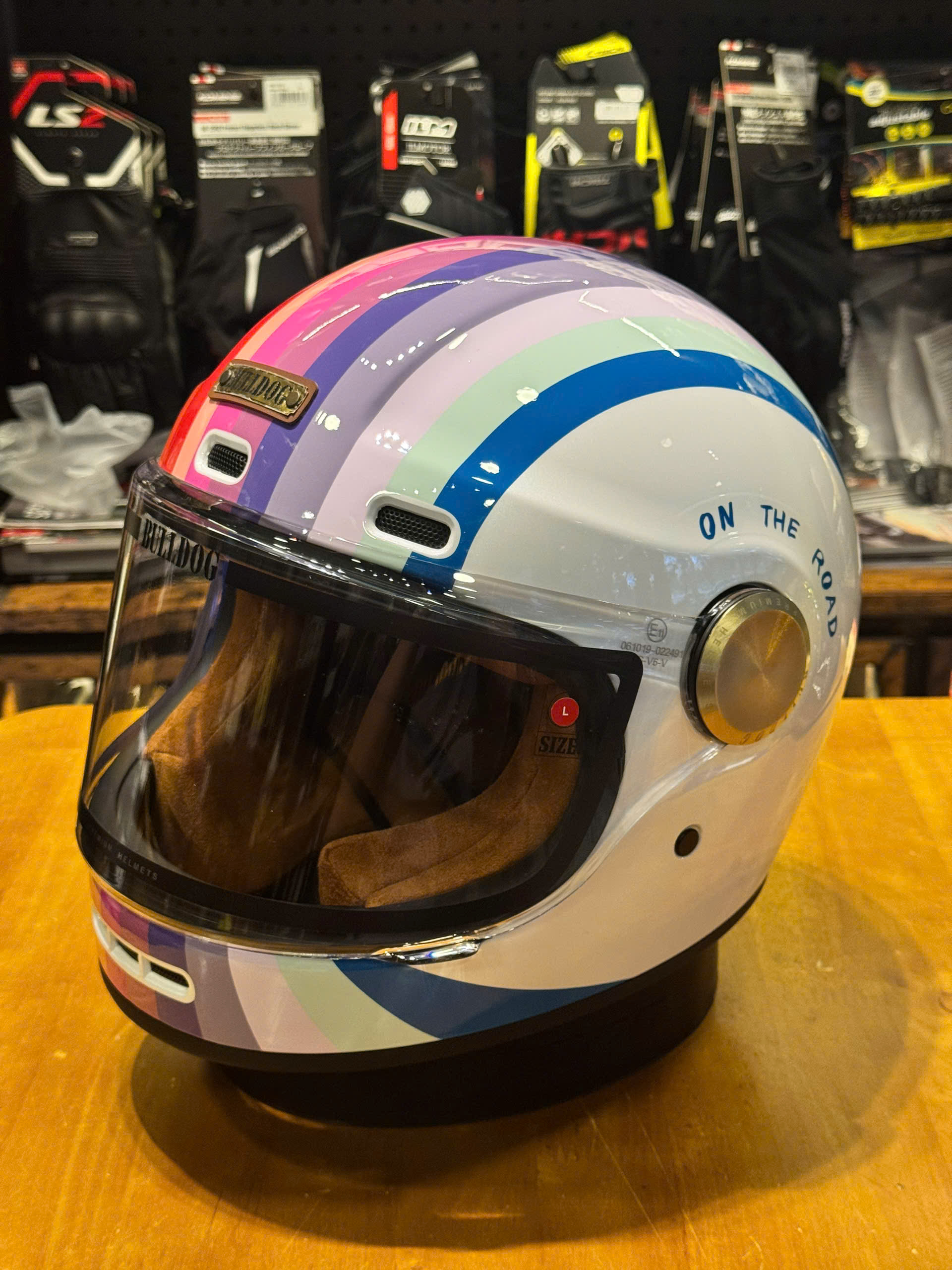 NÓN FULLFACE BULLDOG SHIBA - Cầu Vồng