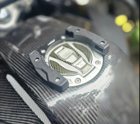Ngàm túi bình xăng Loboo GS 1250/ Tiger 1200 / Ducati Multis mã 081 ( mẫu mới)