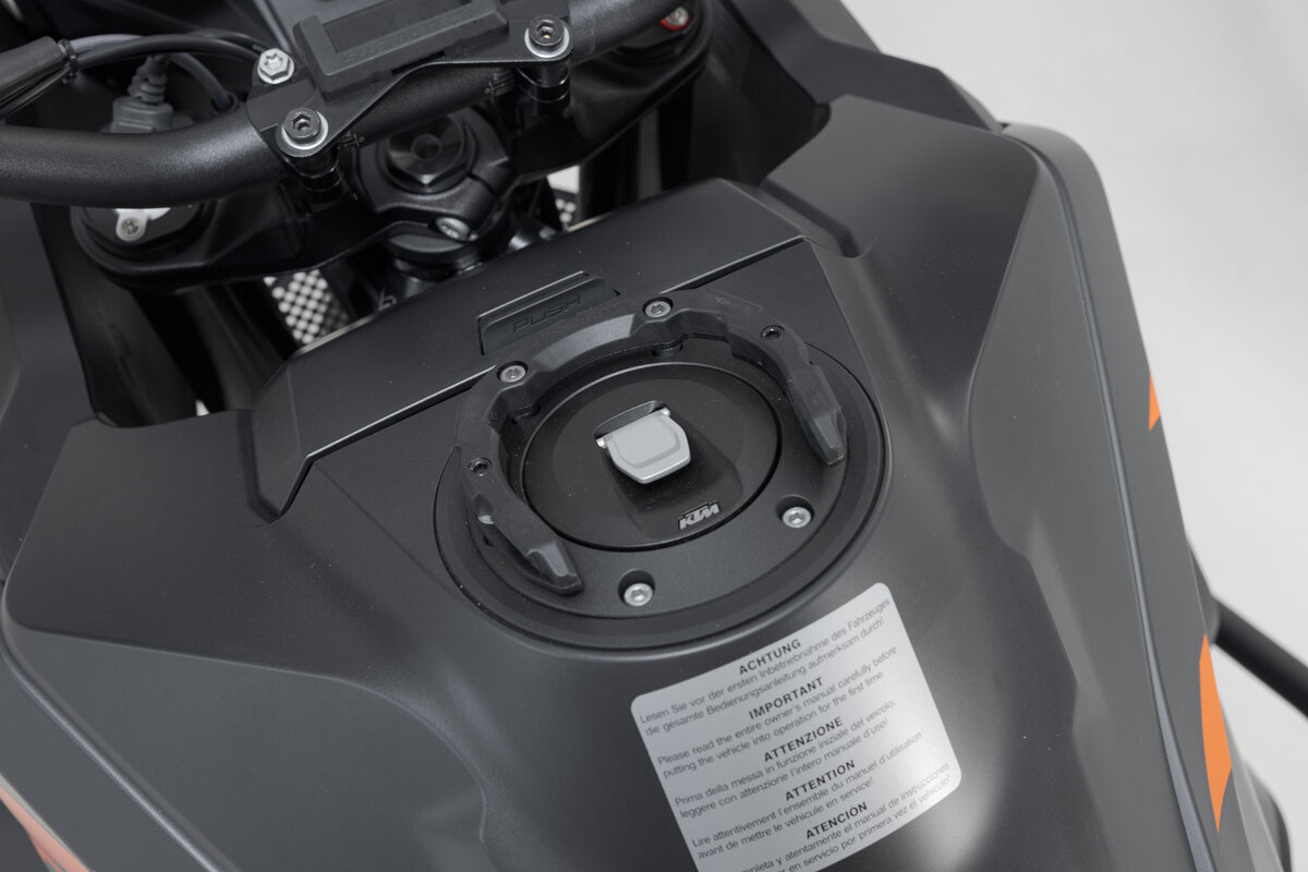Ngàm Cài Túi Bình Xăng SW-Motech cho KTM 1290 Super Adventure