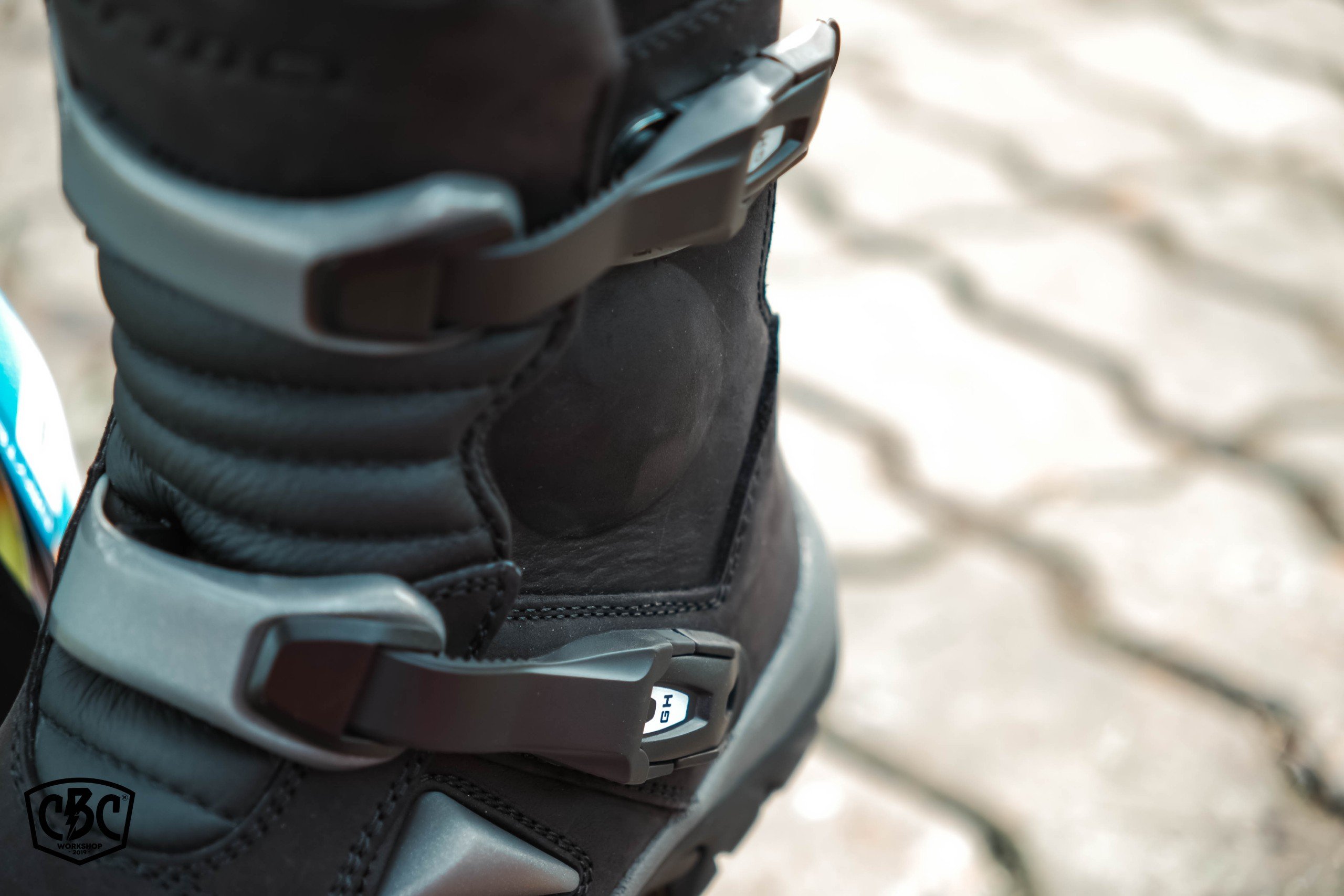 Giày Moto Forma Adventure Low - Đen