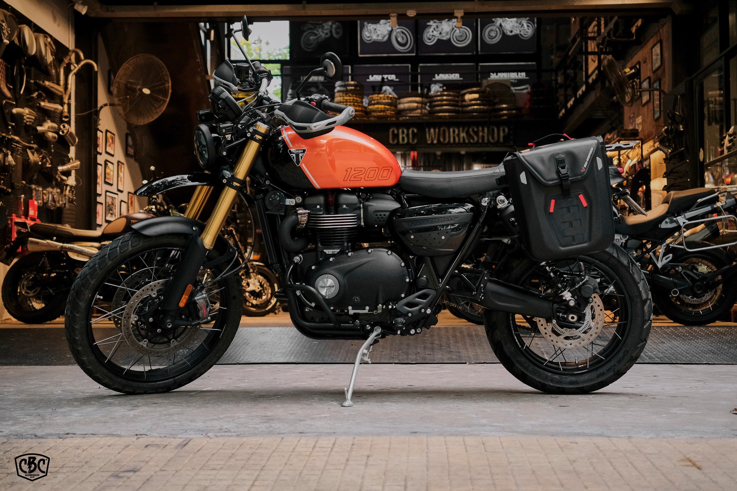 Khung túi SW-Motech Triumph Scrambler 1200 – Trái