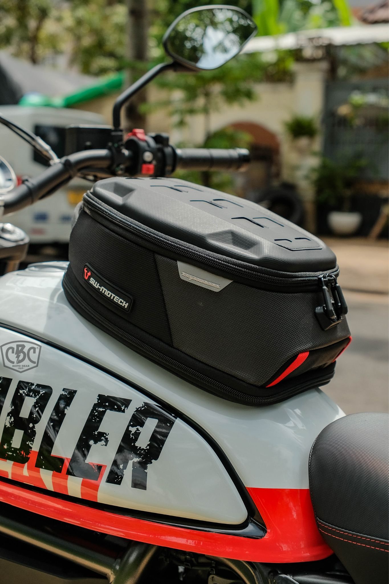 Túi Hít Bình Xăng SW-Motech Pro DayPack Magnet tank bag 6-9L. CBC MOTO GEAR