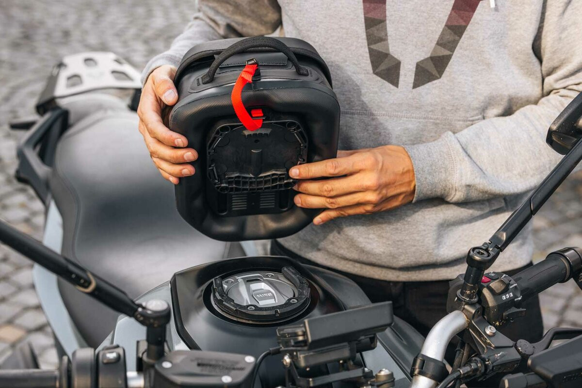 Túi Cài Bình Xăng SW-Motech Pro Micro WP 4 lít (chống nước). CBC MOTO GEAR