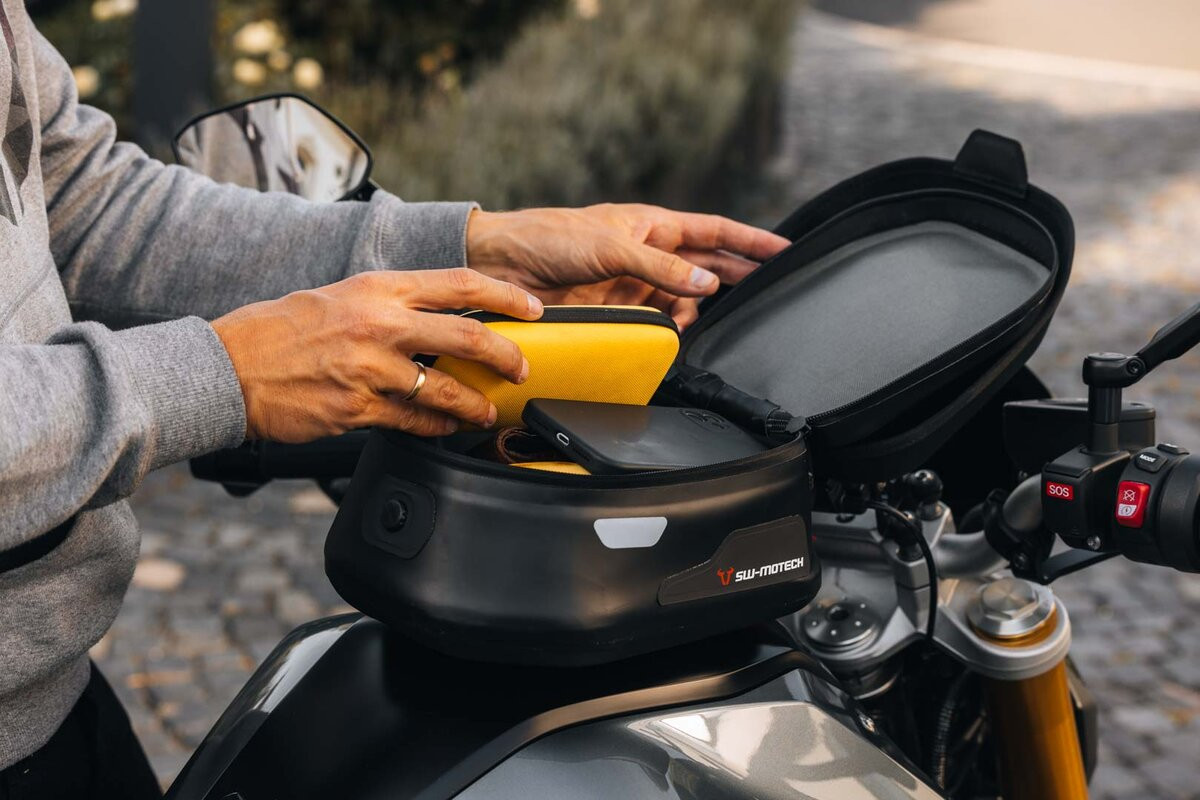 Túi Cài Bình Xăng SW-Motech Pro Micro WP 4 lít (chống nước). CBC MOTO GEAR