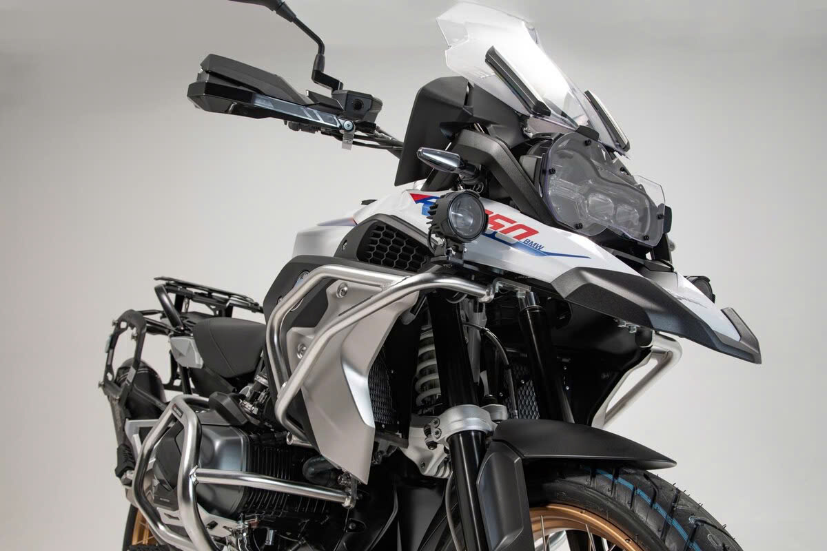 Khung chống đổ SW - Motech trên của xe BMW R 1250 GS màu bạc