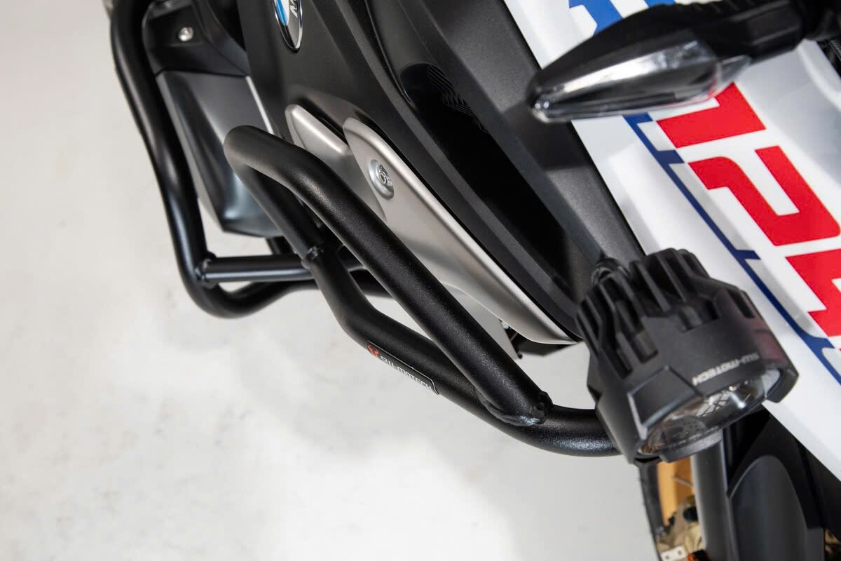 Khung chống đổ SW - Motech dưới của xe BMW R 1300 GS màu đen
