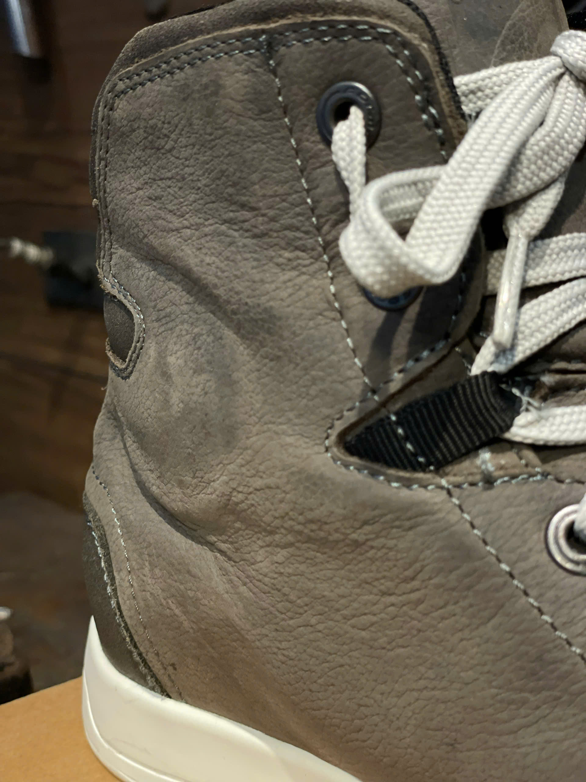 (Hàng lướt) Giày Forma Swift Dry Size 41