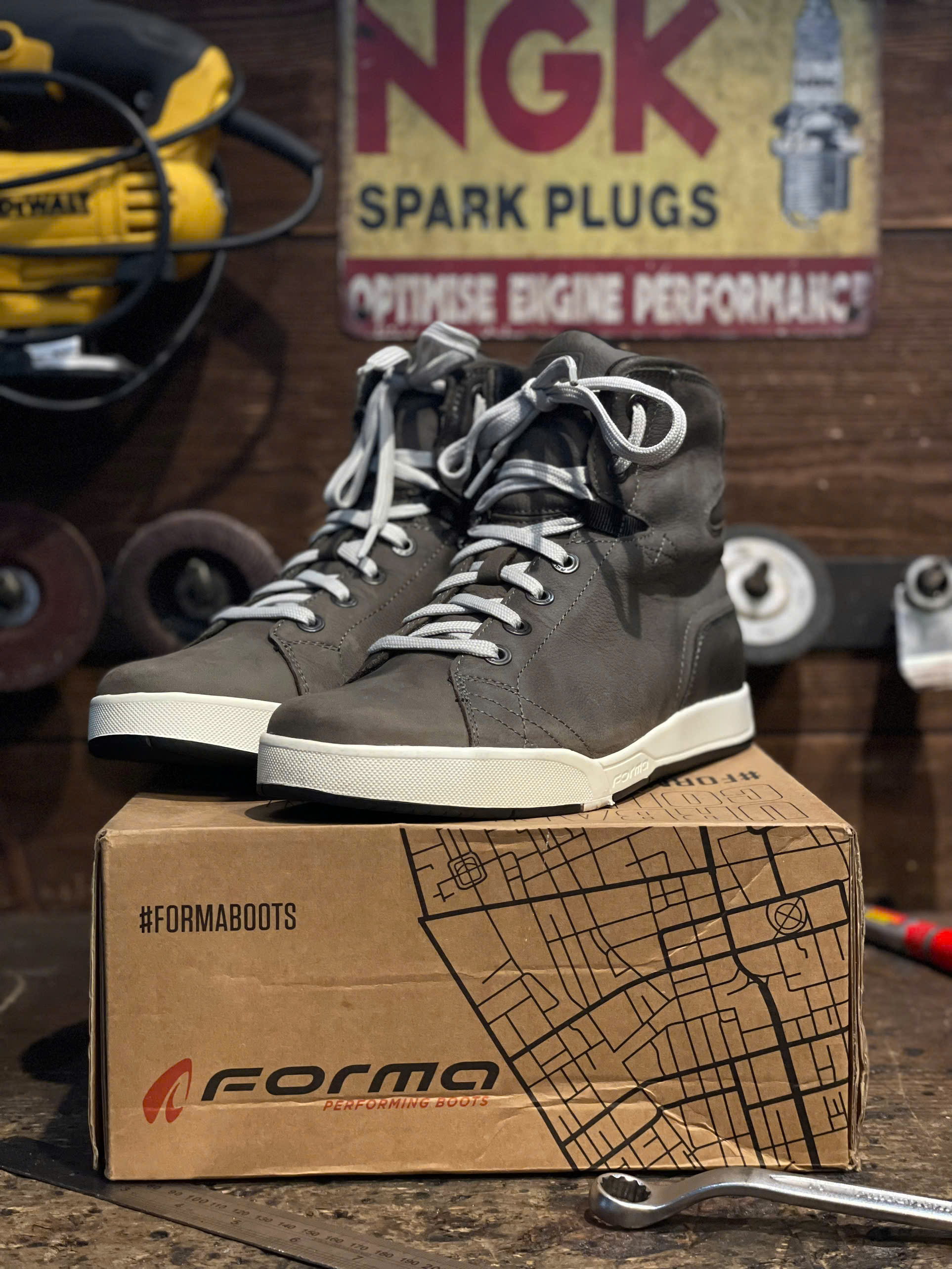(Hàng lướt) Giày Forma Swift Dry Size 41