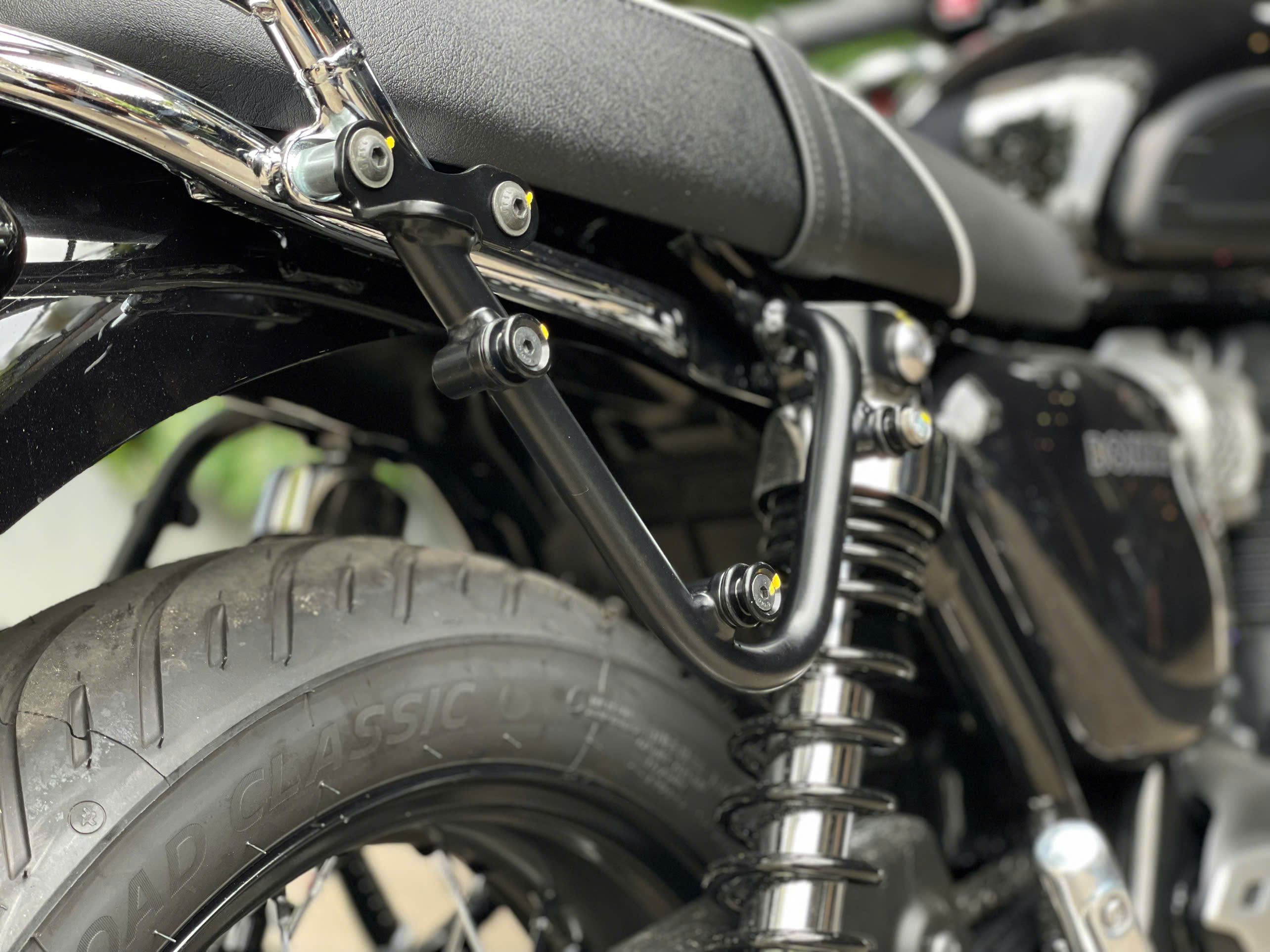Khung Túi SW-Motech SLC cho Triumph T100/T120 Phải
