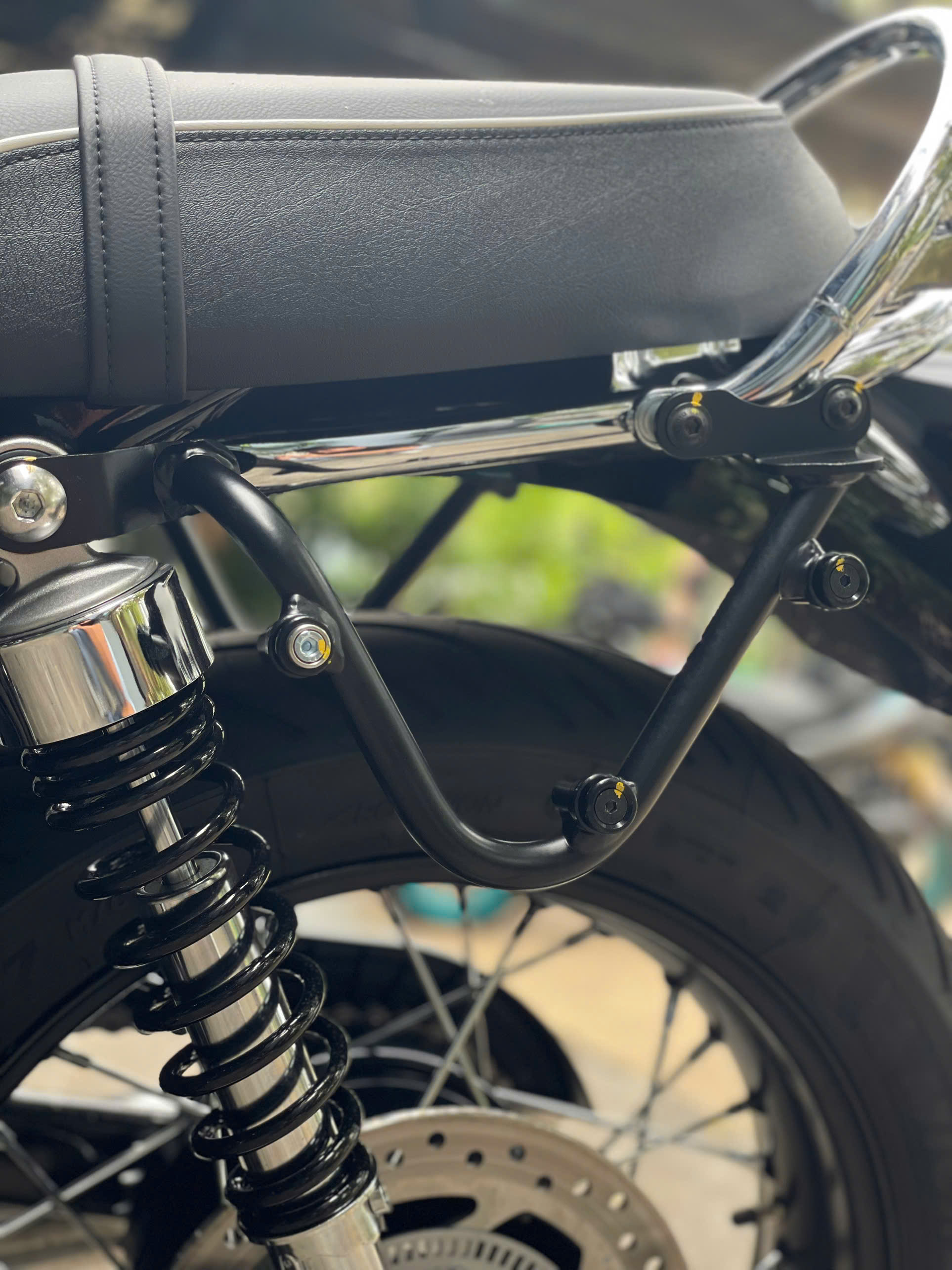 Khung Túi SW-Motech SLC cho Triumph T100/T120 Trái