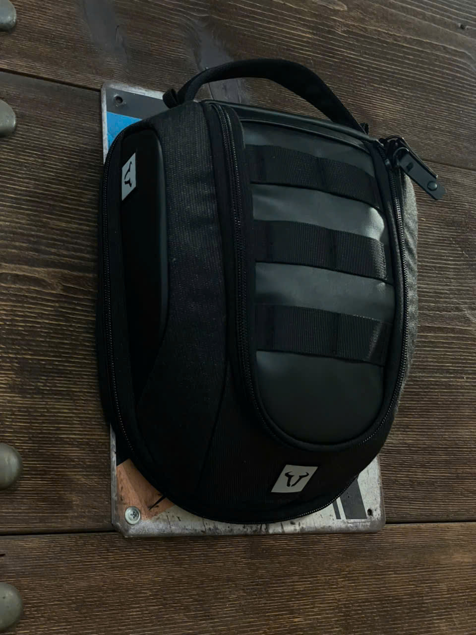 Túi hít bình xăng Sw-Motech Legend Gear Tank Bag LT3
