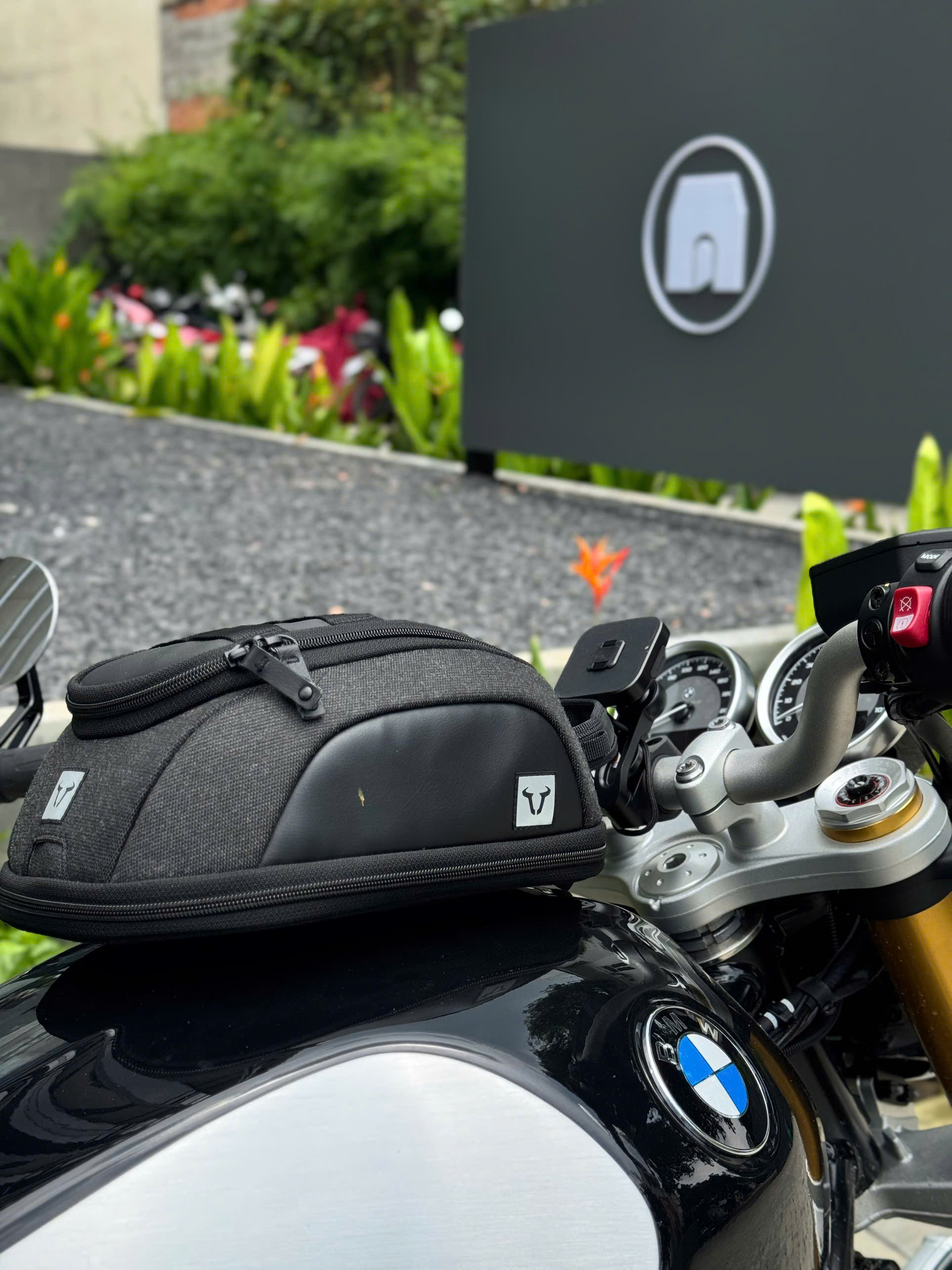 Túi cài bình xăng Sw-Motech Legend Gear Tank Bag LT3