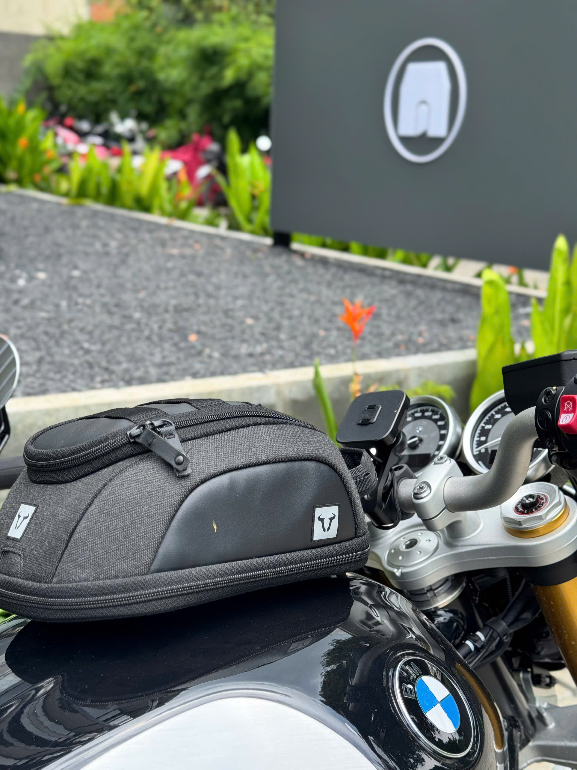 Túi cài bình xăng Sw-Motech Legend Gear Tank Bag LT3