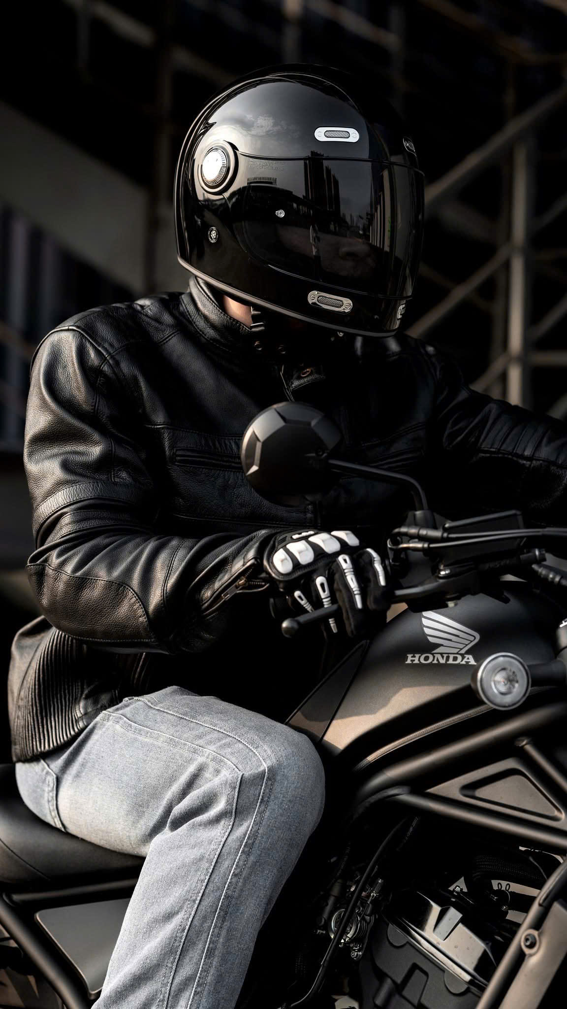 NÓN BẢO HIỂM ILM Z503 - ĐEN BÓNG ( CÓ NHŨ)