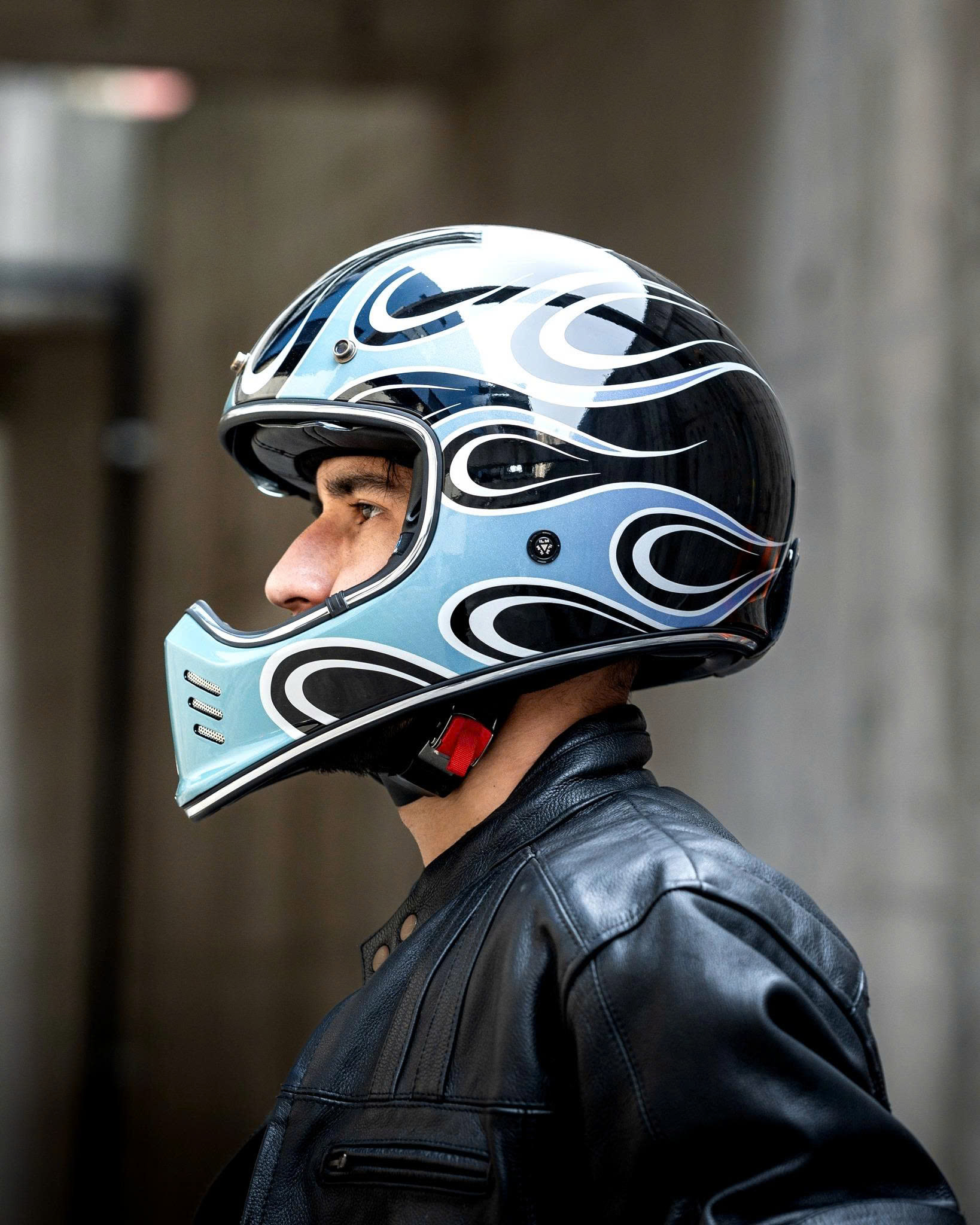 NÓN BẢO HIỂM ILM Z502-TEM LỬA XANH