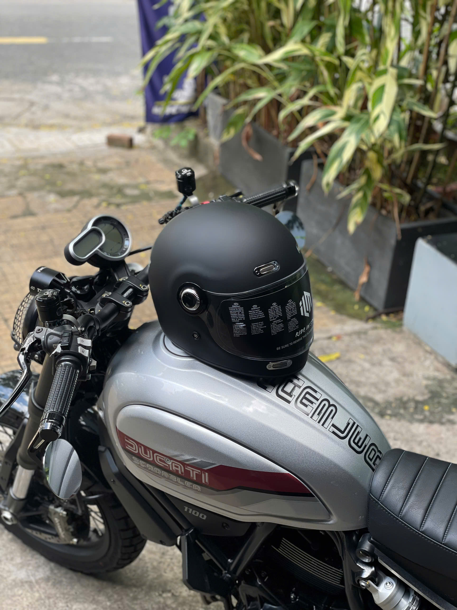 NÓN BẢO HIỂM ILM Z503 - ĐEN NHÁM