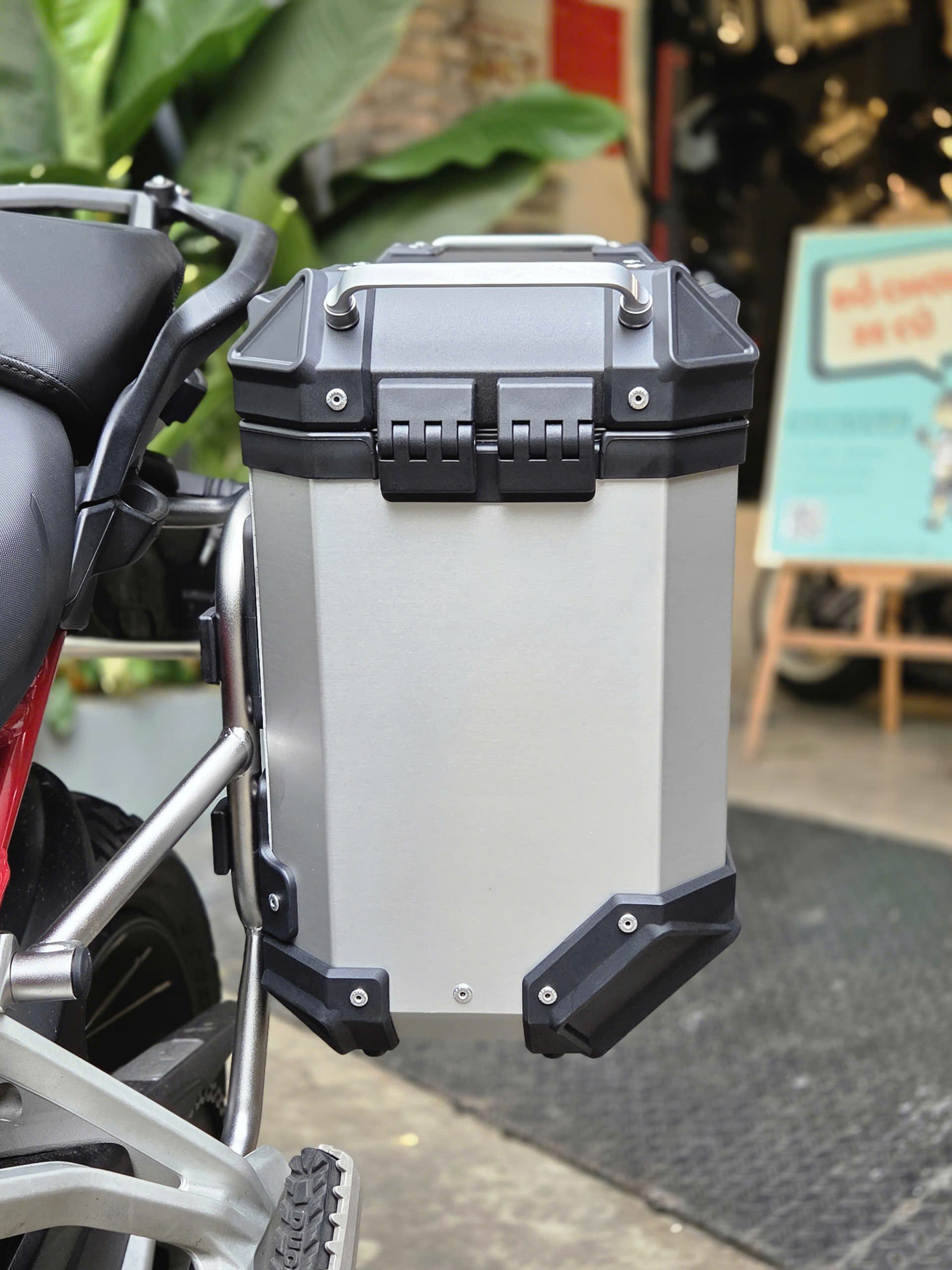 Thùng hông LOBOO Pike Tracker Bạc 35-30L Ducati Multistrada V4