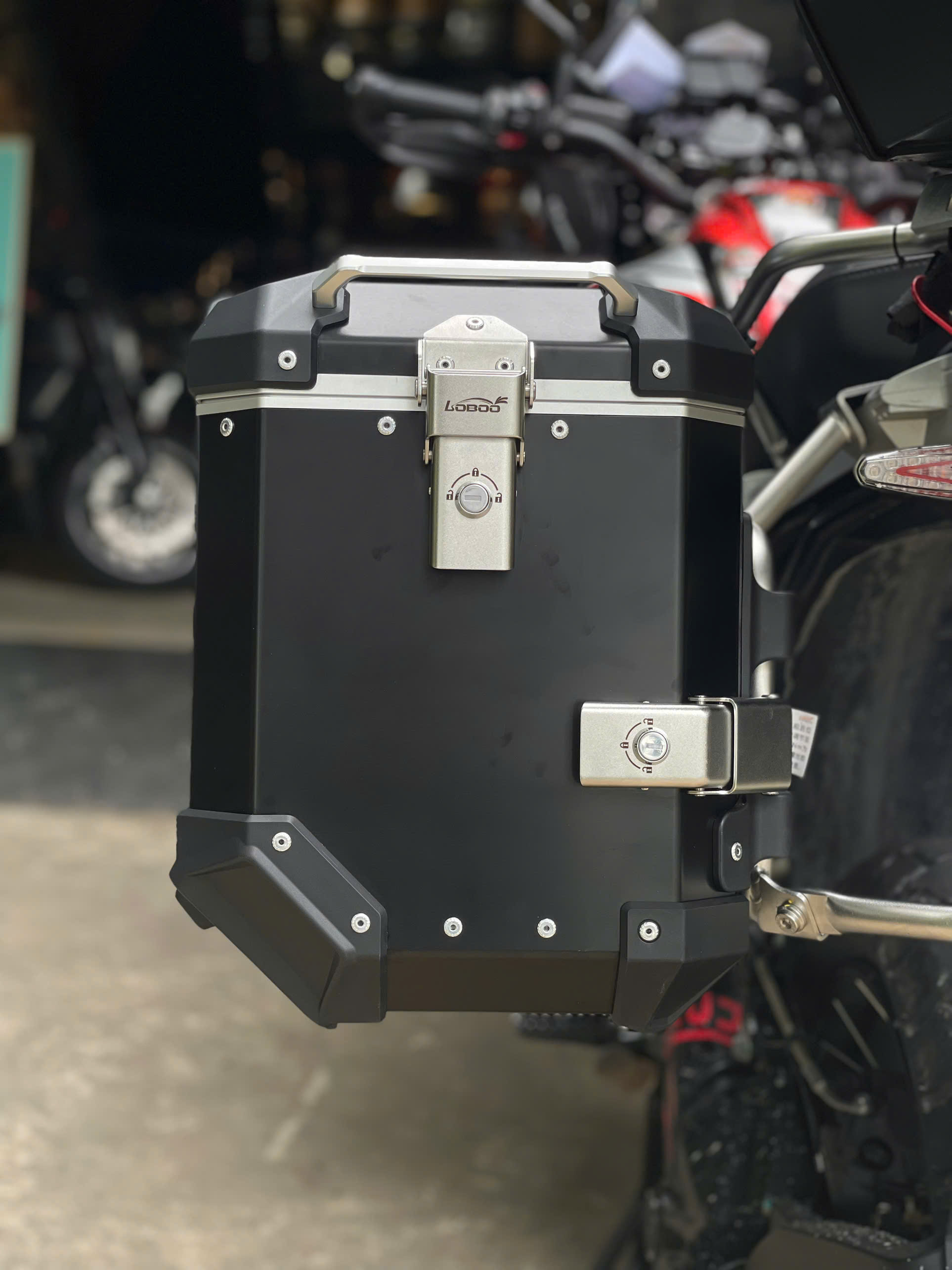 Thùng hông Loboo Conqueror BMW 1250 GS / GSA 45L-38L