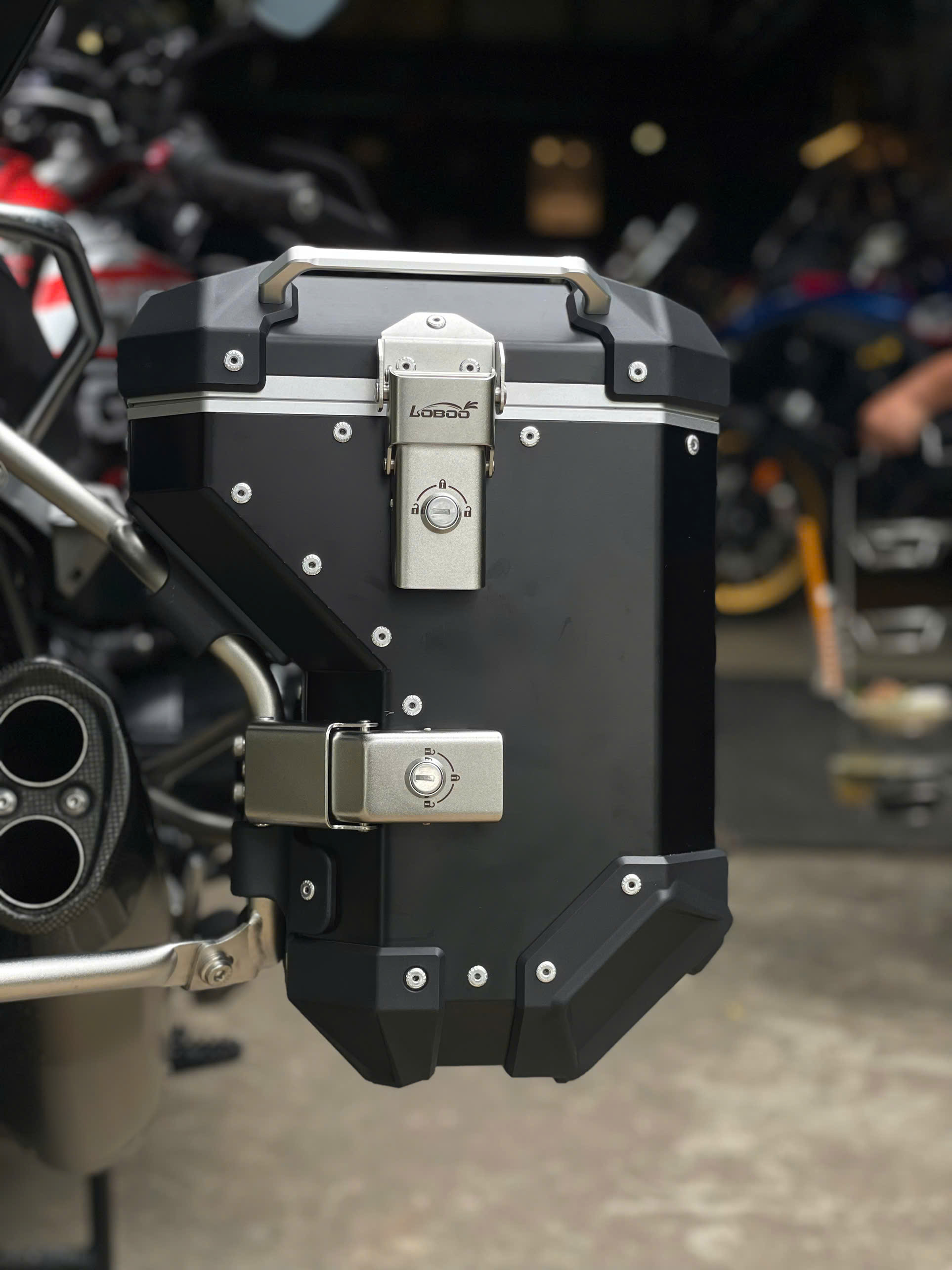 Thùng hông Loboo Conqueror BMW 1250 GS / GSA 45L-38L