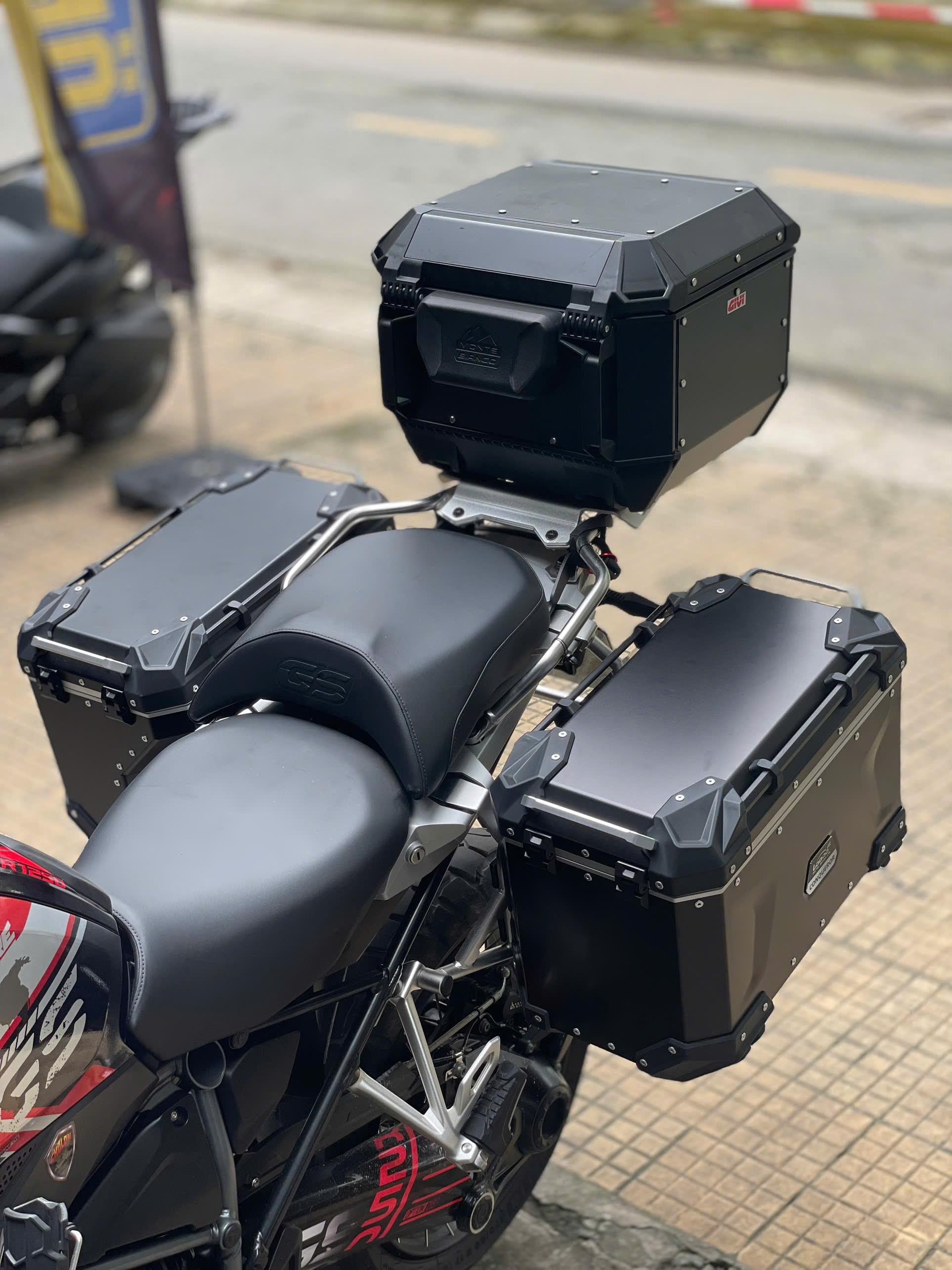 Thùng hông Loboo Conqueror BMW 1250 GS / GSA 45L-38L