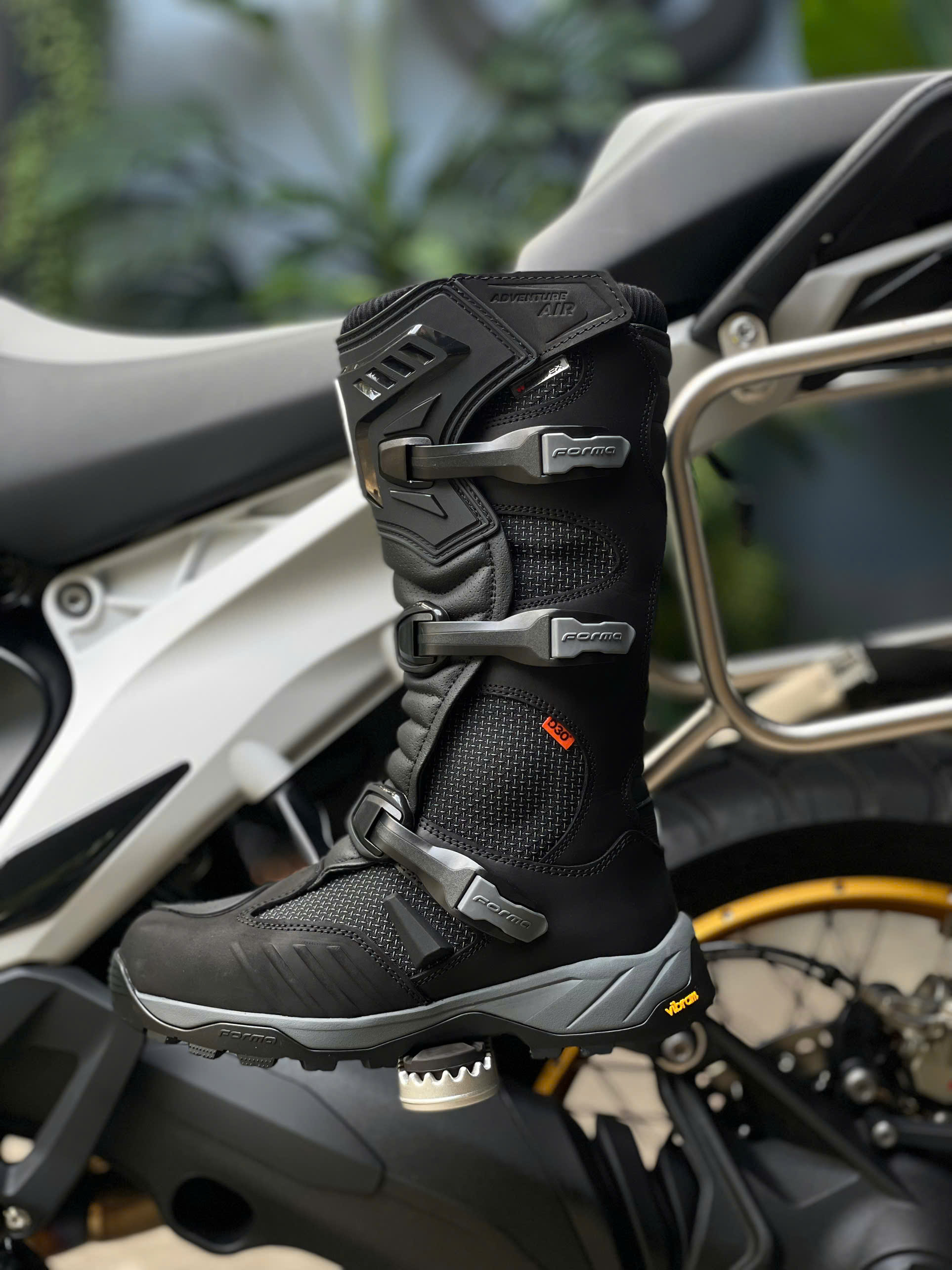 Giày FORMA ADVENTURE AIR Dry - Đen