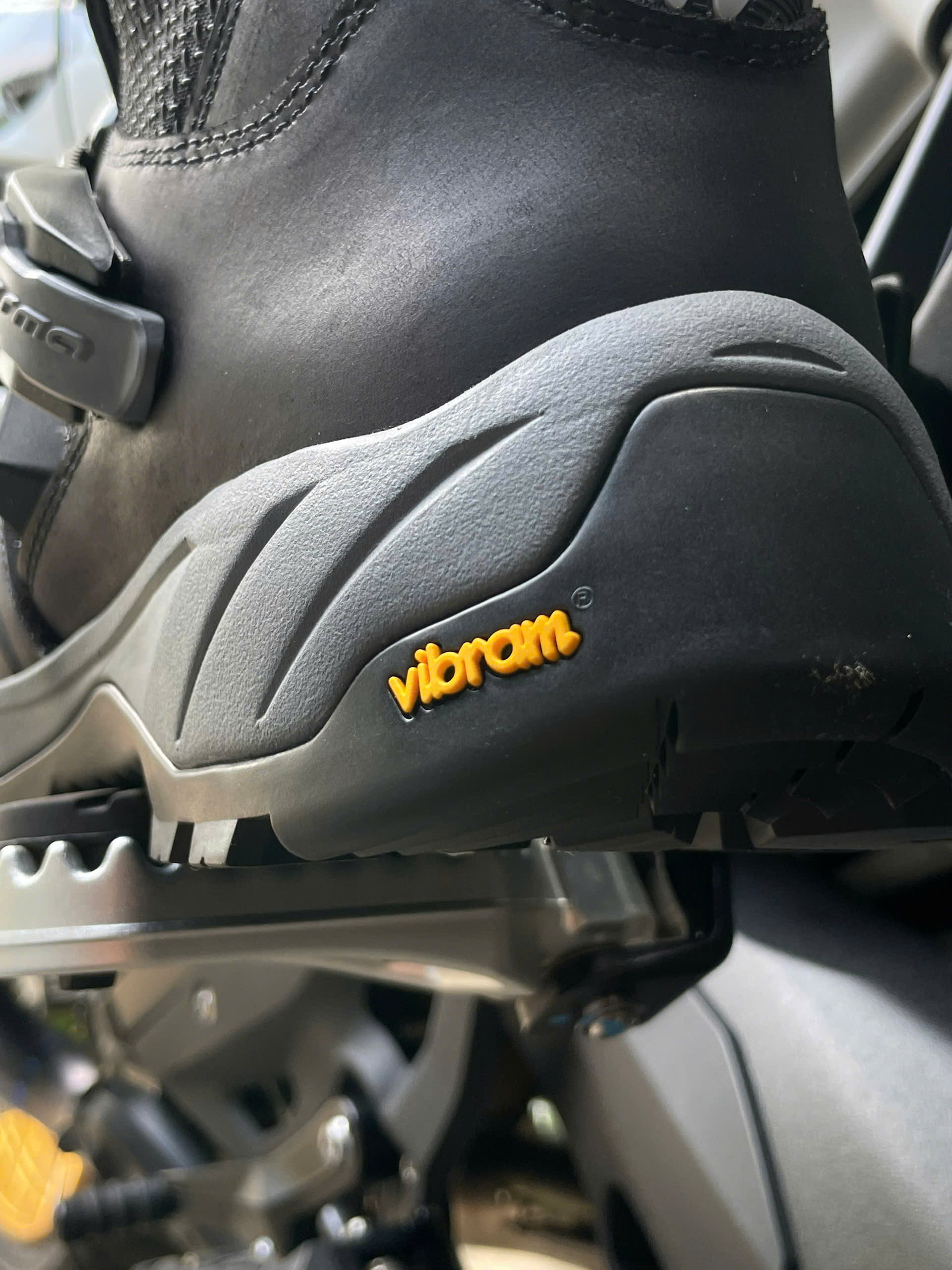 Giày FORMA ADVENTURE AIR Dry - Đen