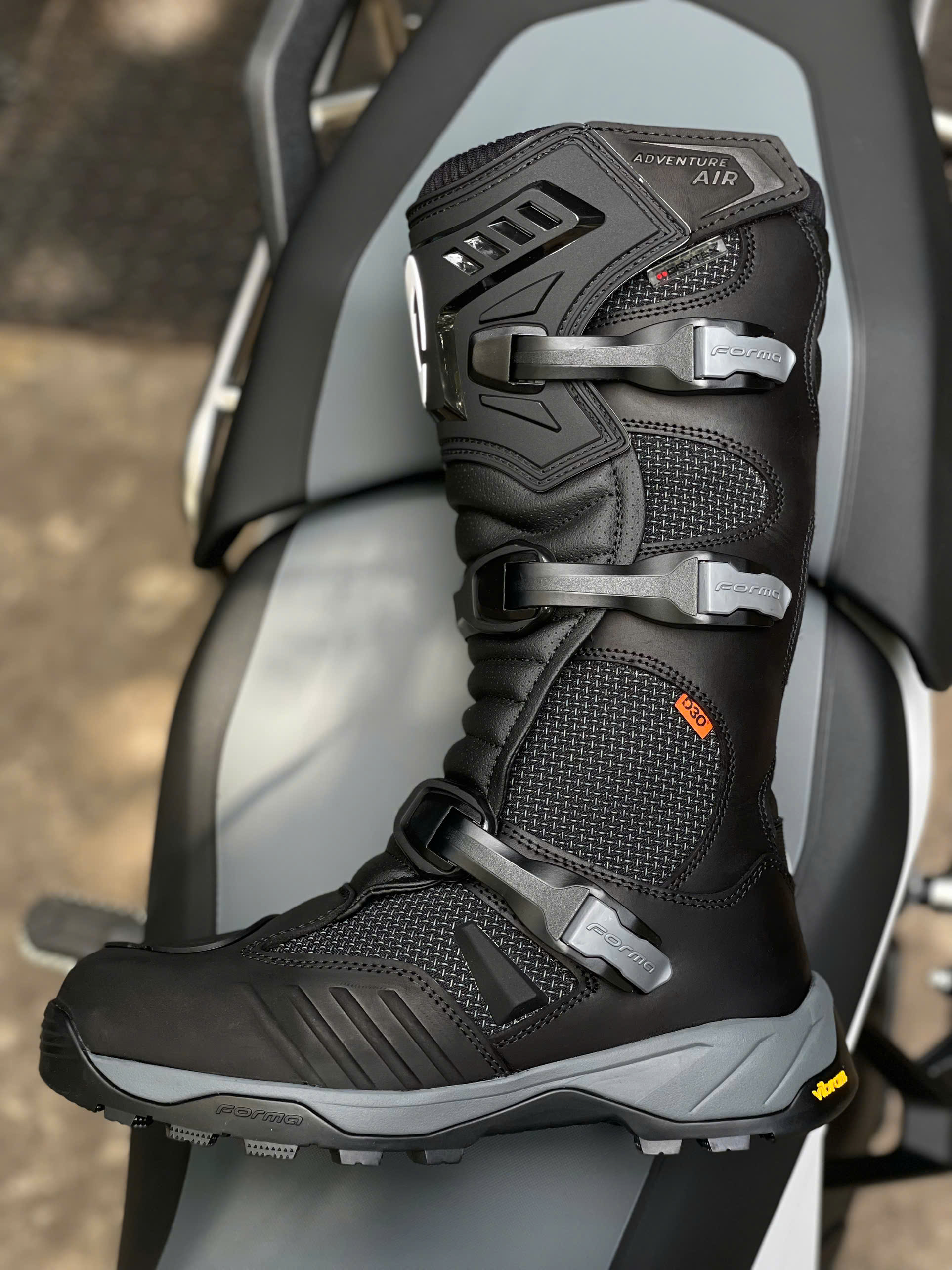 Giày FORMA ADVENTURE AIR Dry - Đen