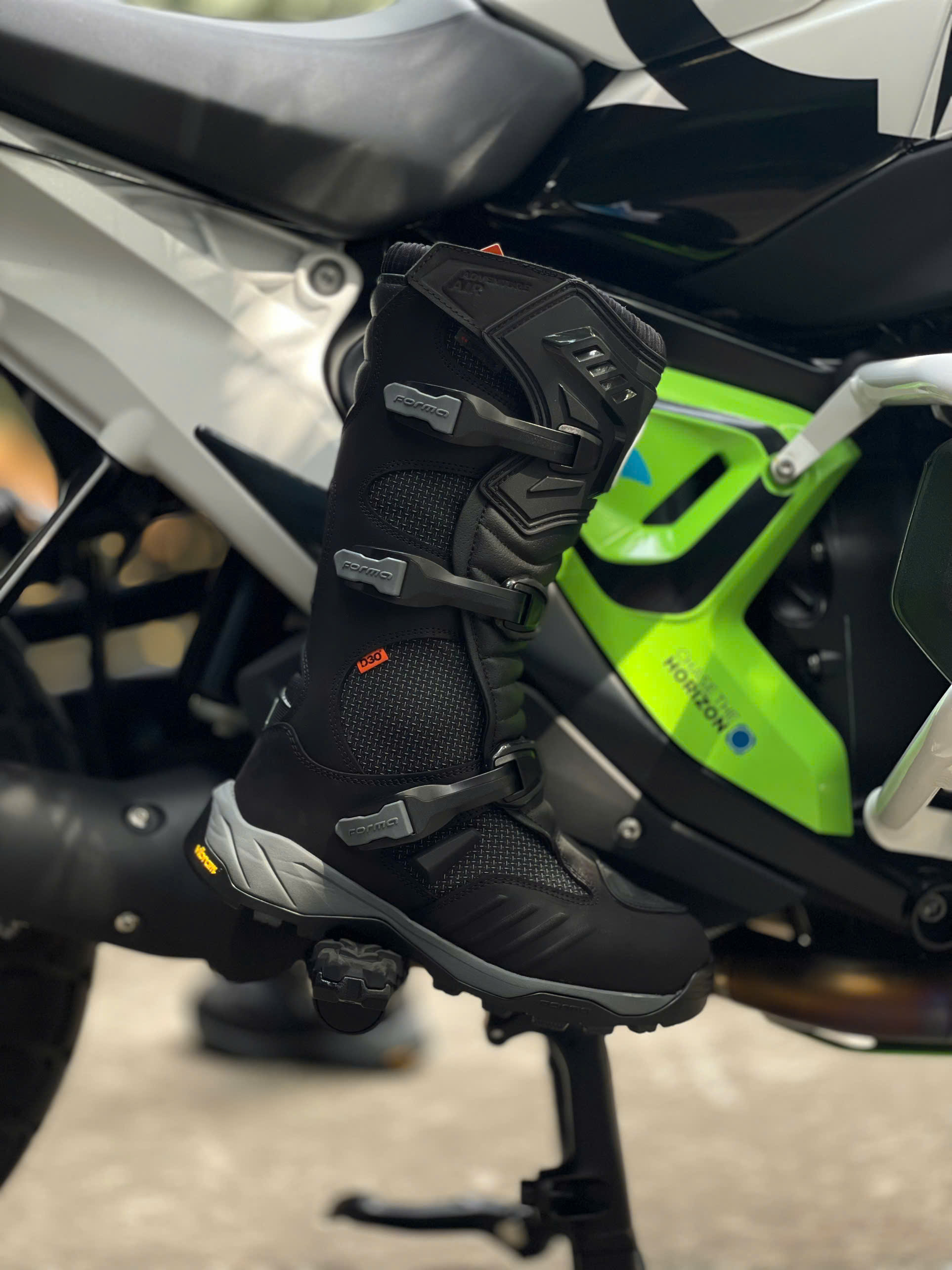 Giày FORMA ADVENTURE AIR Dry - Đen