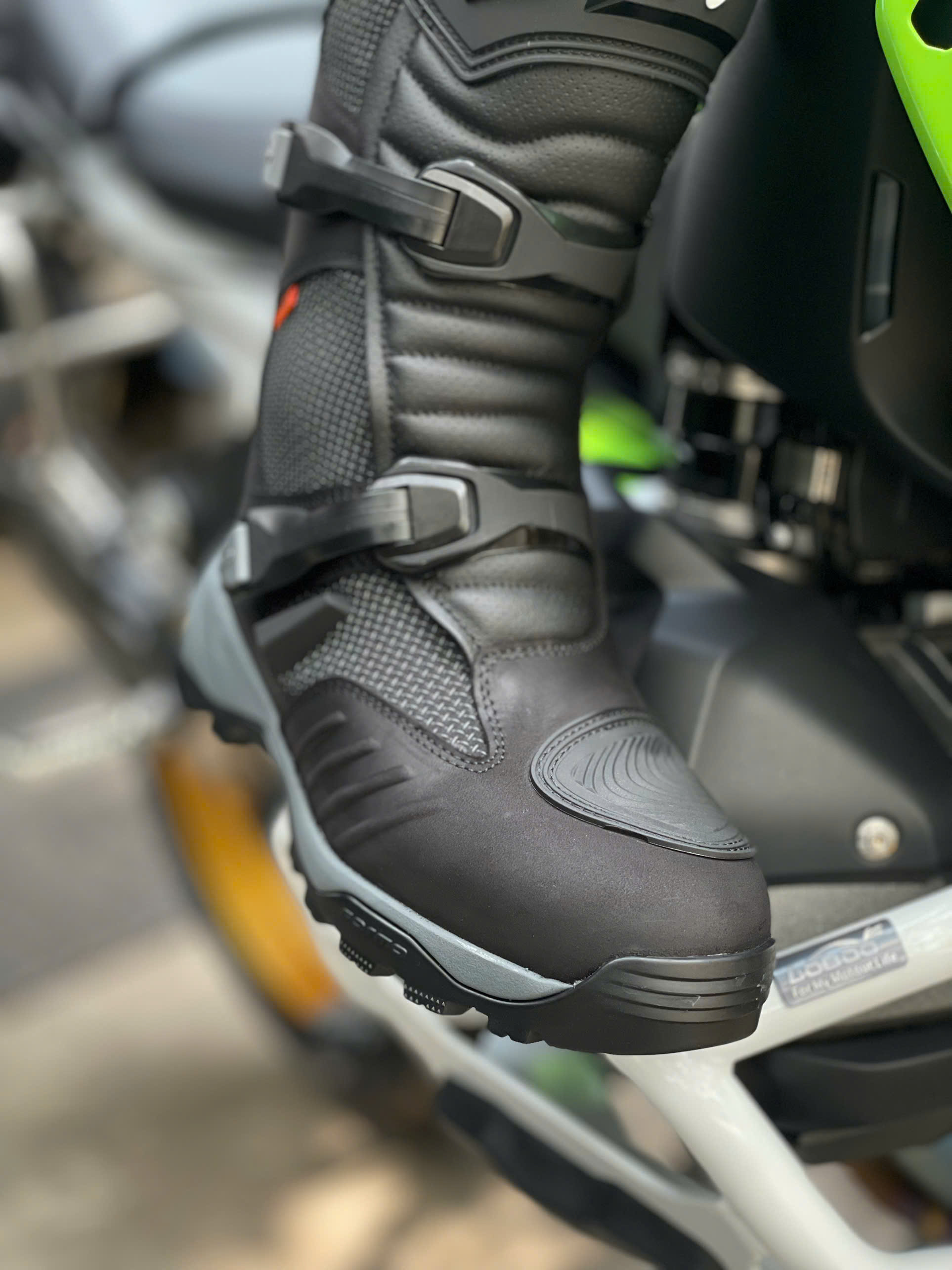 Giày FORMA ADVENTURE AIR Dry - Đen