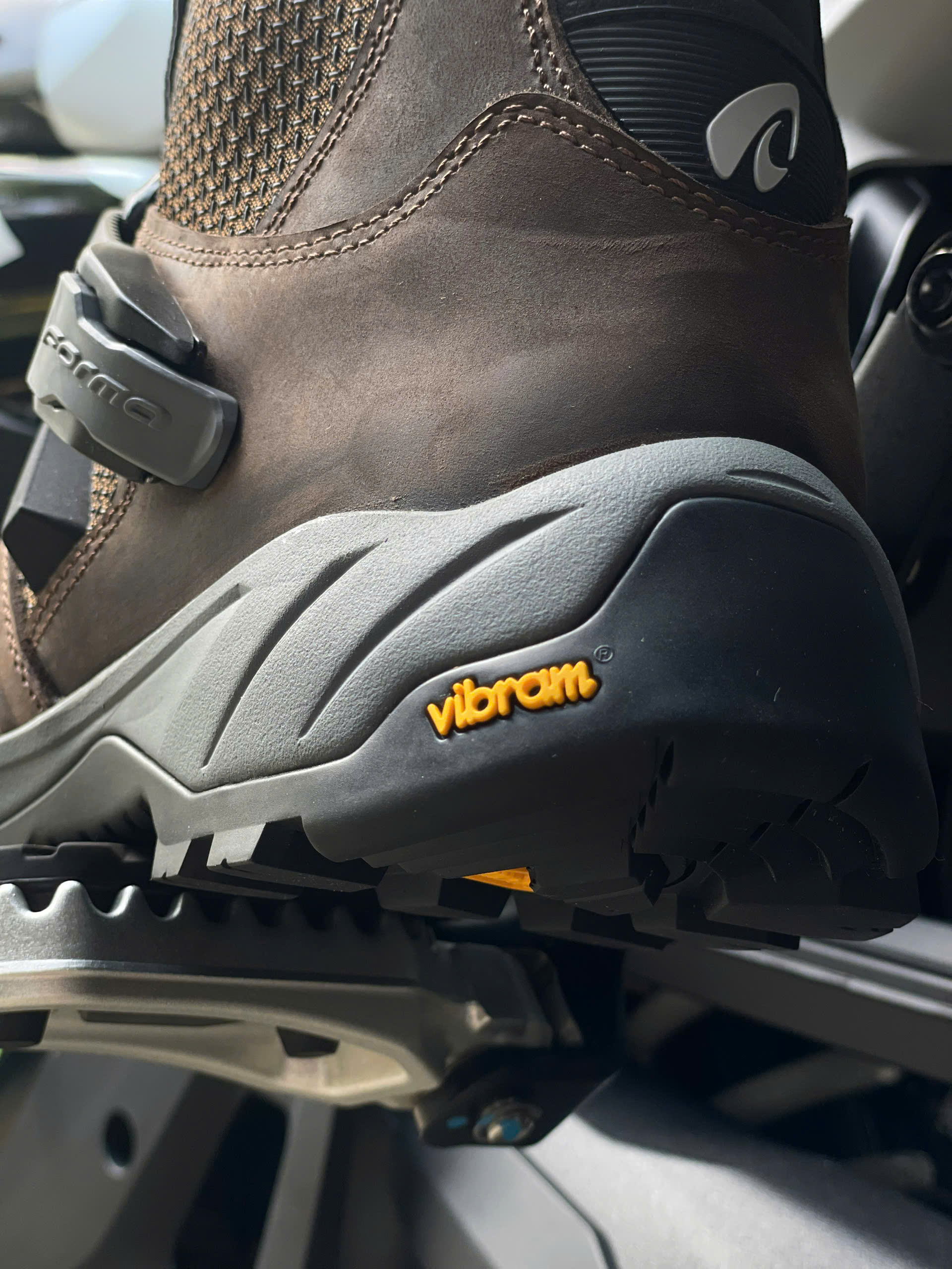 Giày FORMA ADVENTURE AIR Dry - Nâu